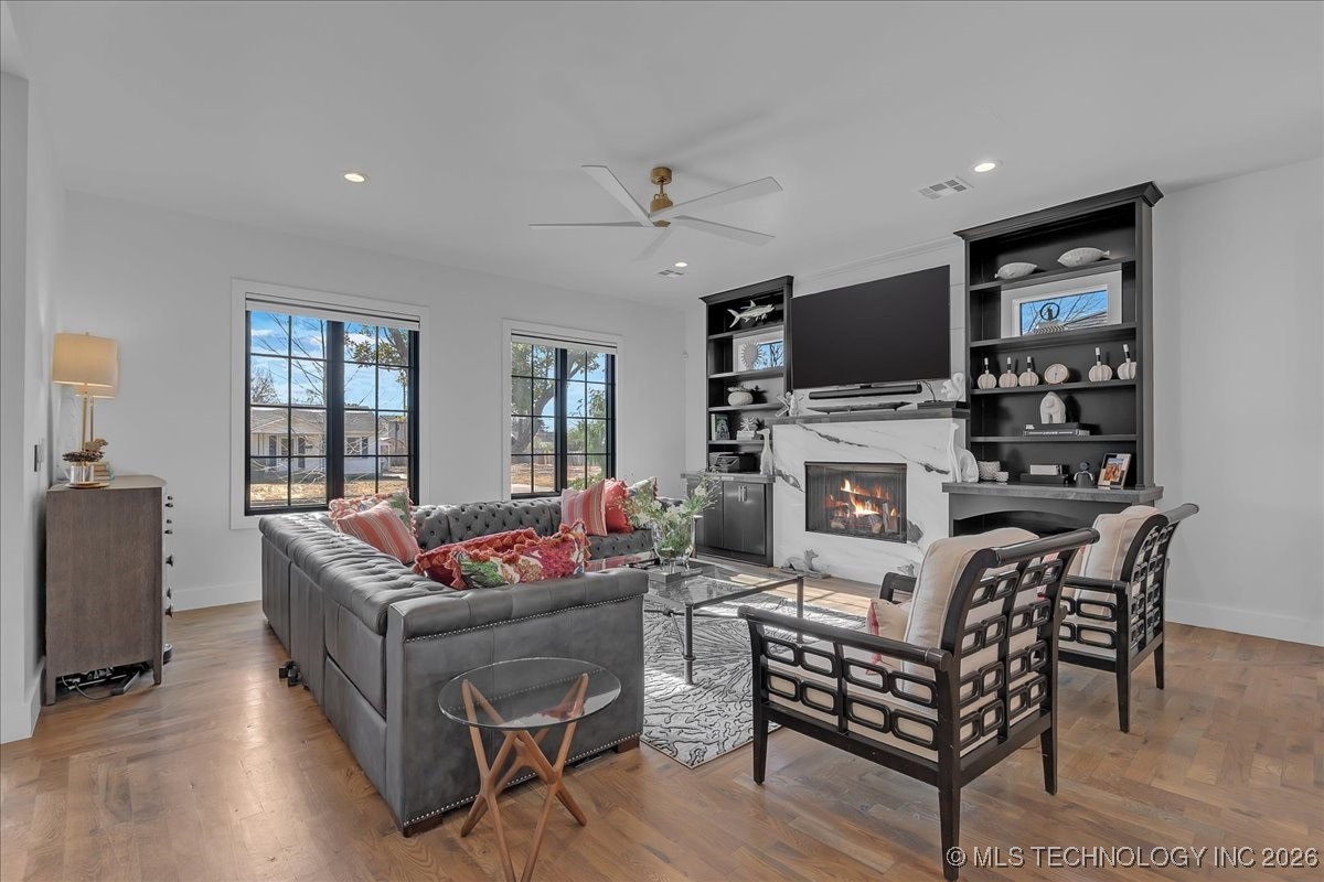 129 E 34th Street S Property Photo 10