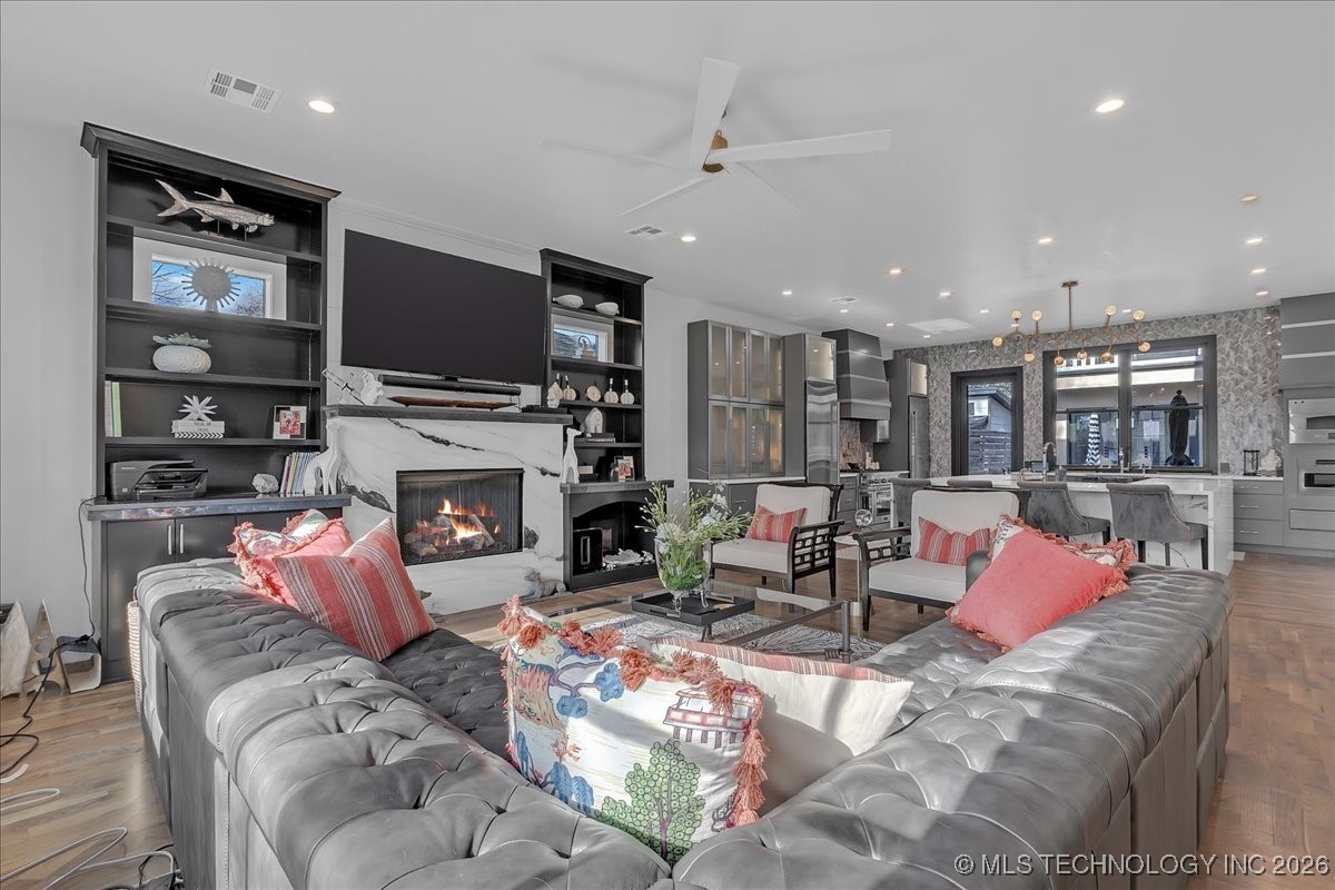 129 E 34th Street S Property Photo 17