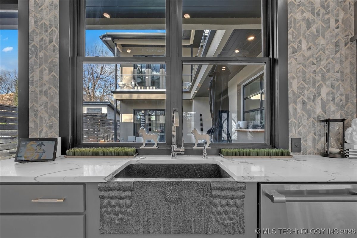 129 E 34th Street S Property Photo 25