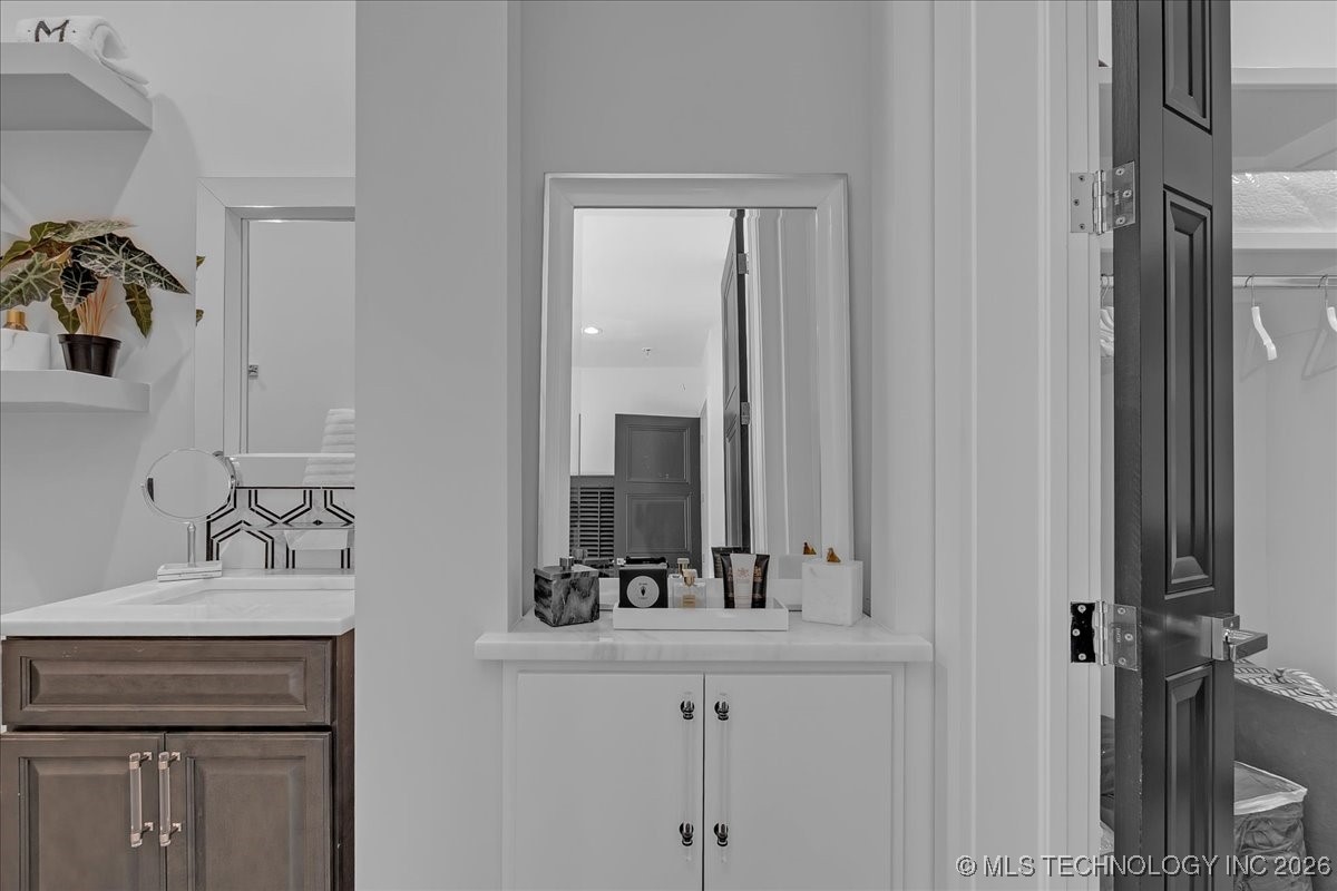 129 E 34th Street S Property Photo 64