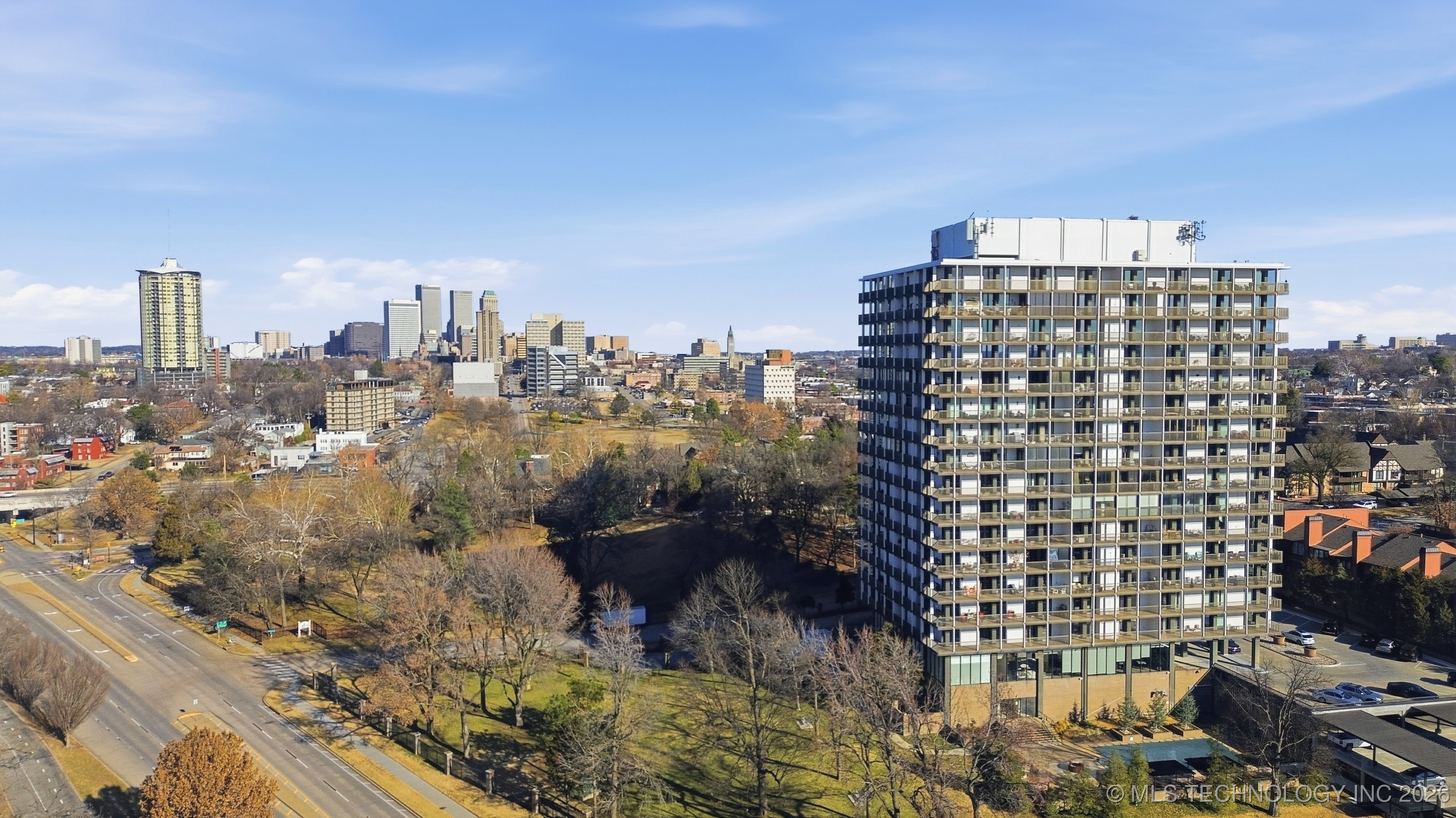 2300 S Riverside Drive 4b Property Photo 1