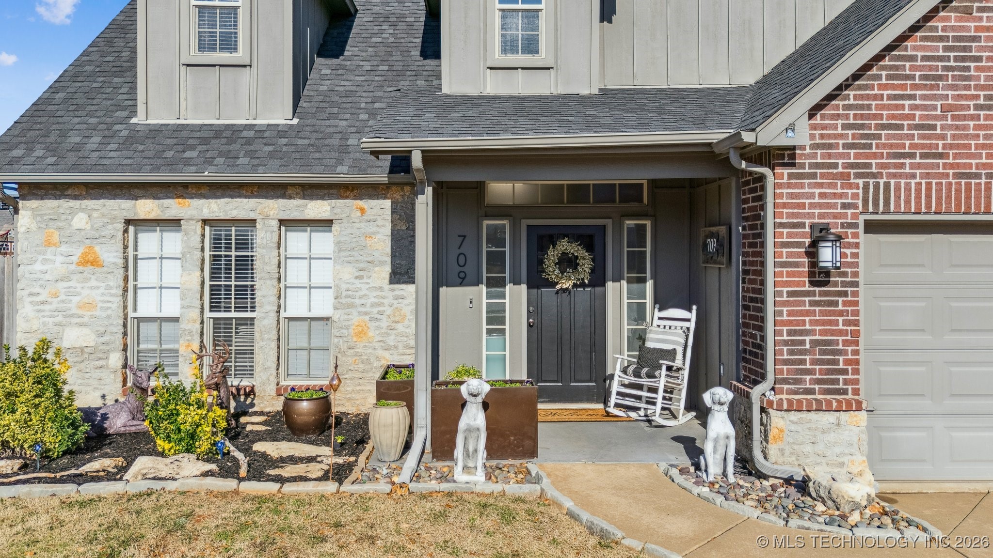 709 W 40th Street S Property Photo 3