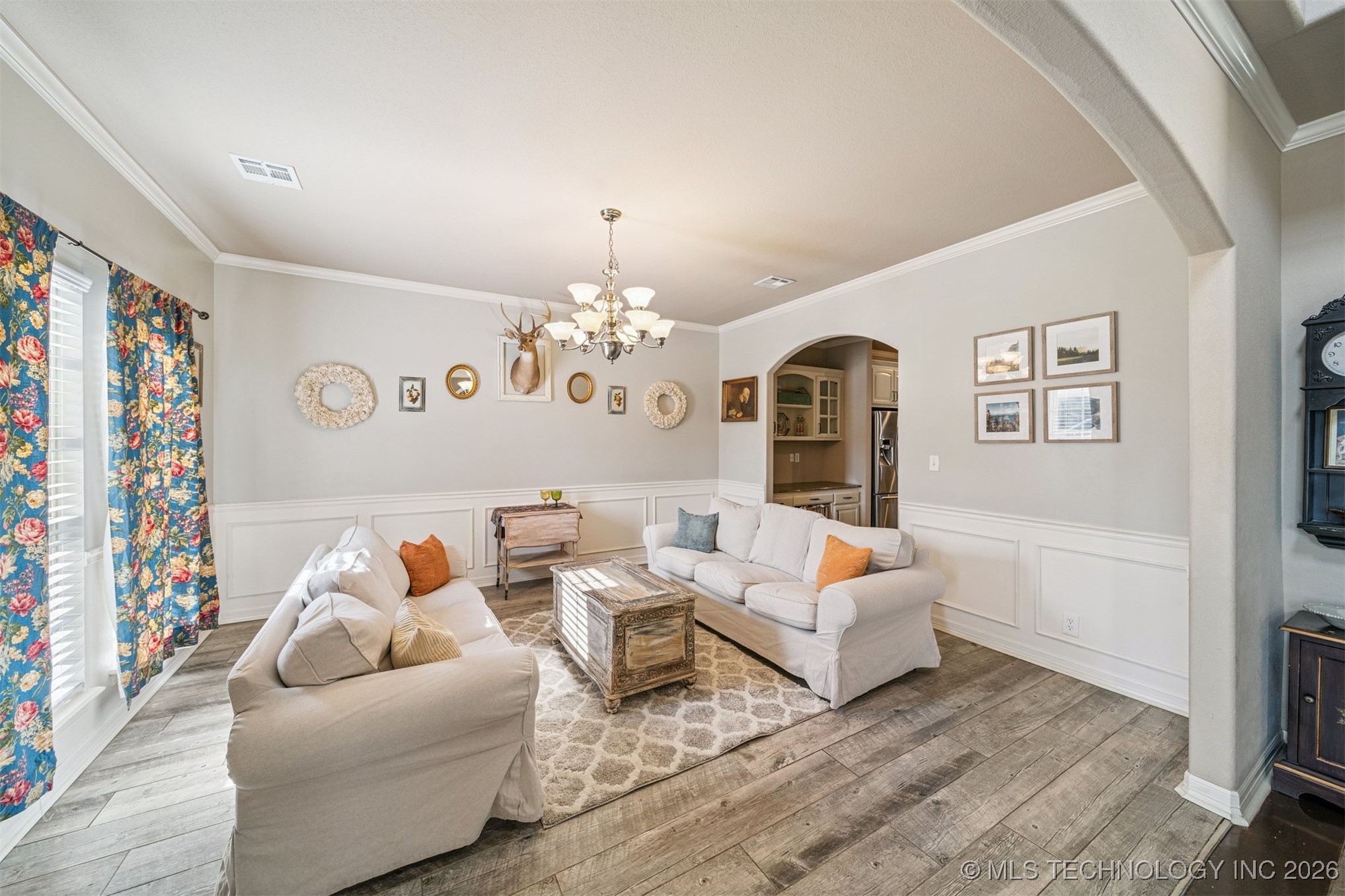 709 W 40th Street S Property Photo 7