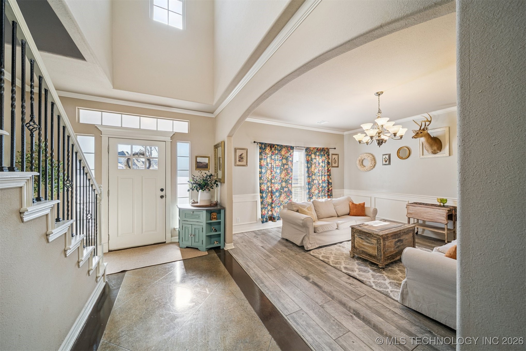 709 W 40th Street S Property Photo 8