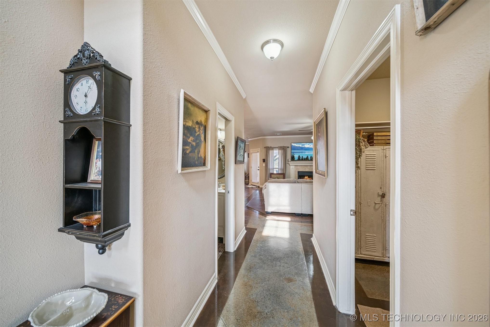 709 W 40th Street S Property Photo 9