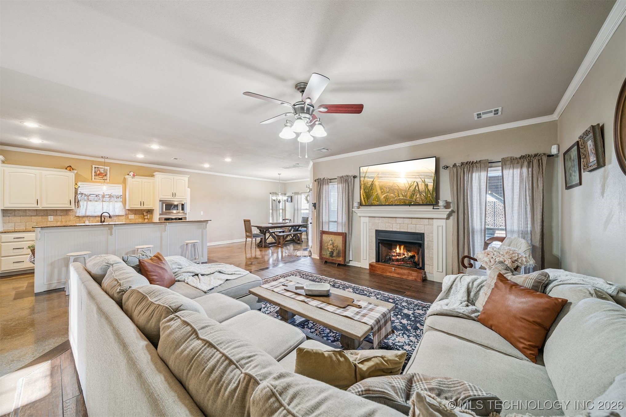 709 W 40th Street S Property Photo 13