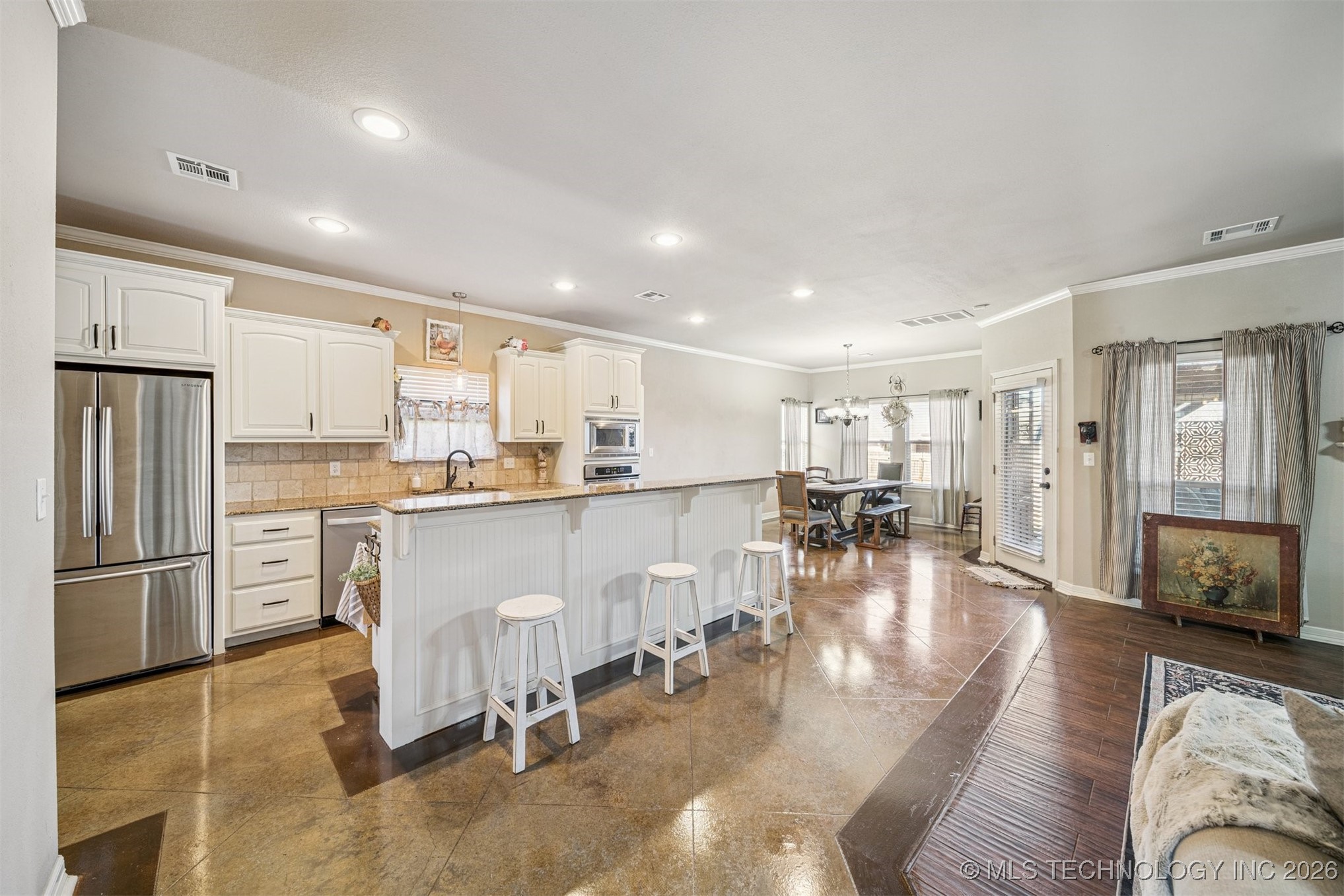 709 W 40th Street S Property Photo 14