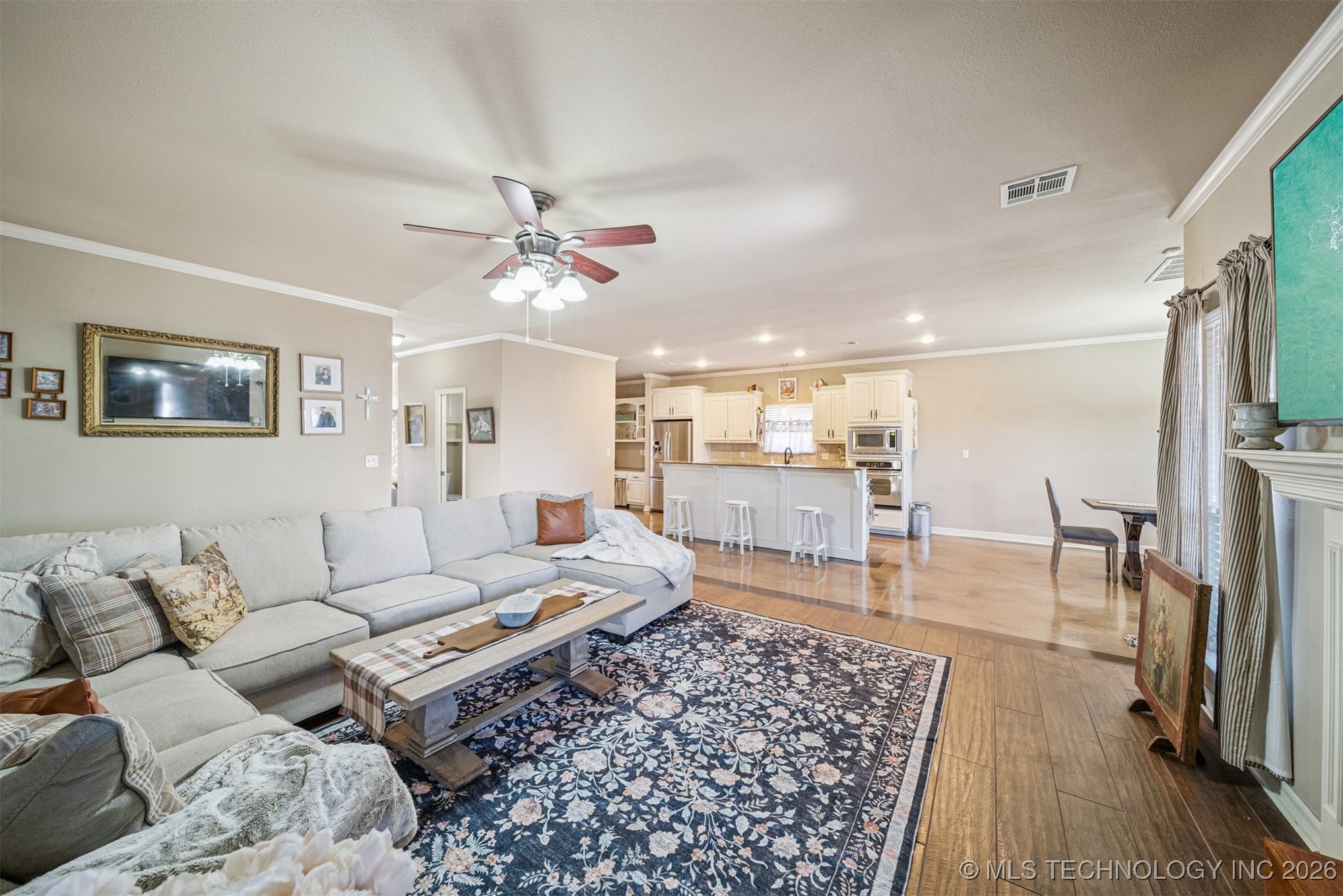 709 W 40th Street S Property Photo 17