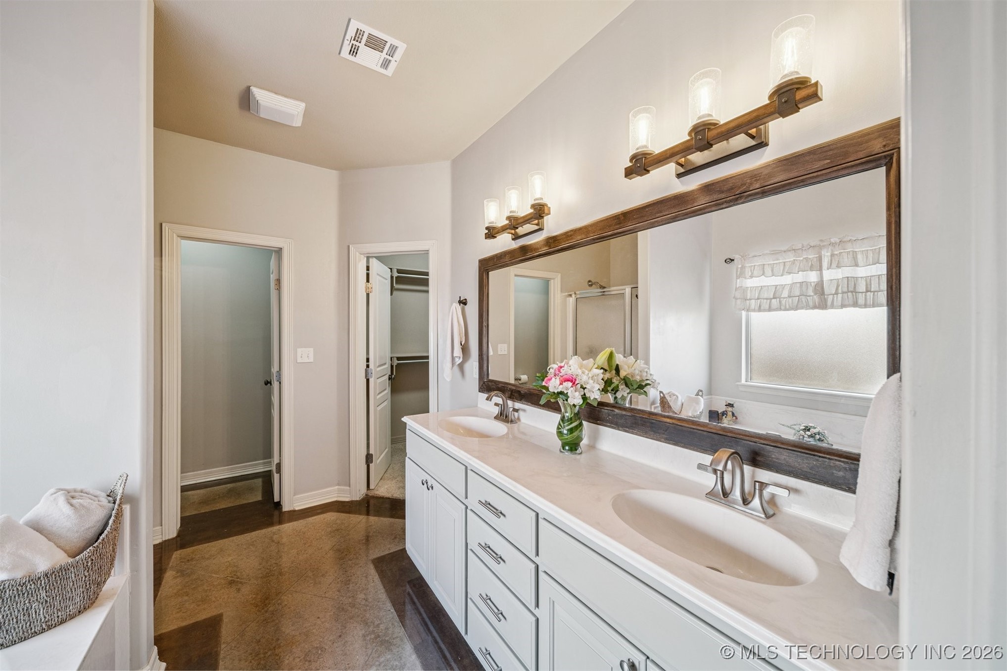 709 W 40th Street S Property Photo 27