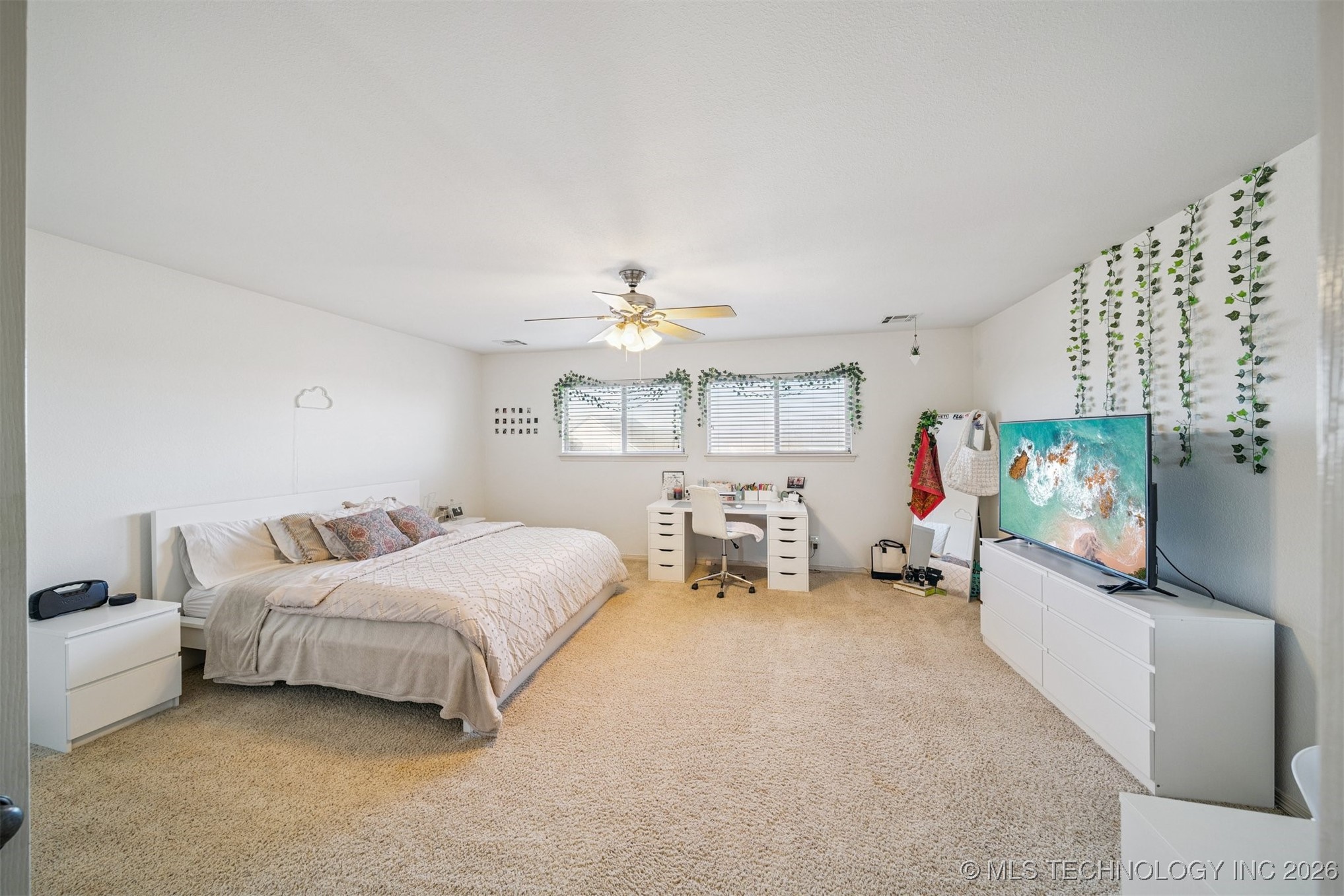 709 W 40th Street S Property Photo 35