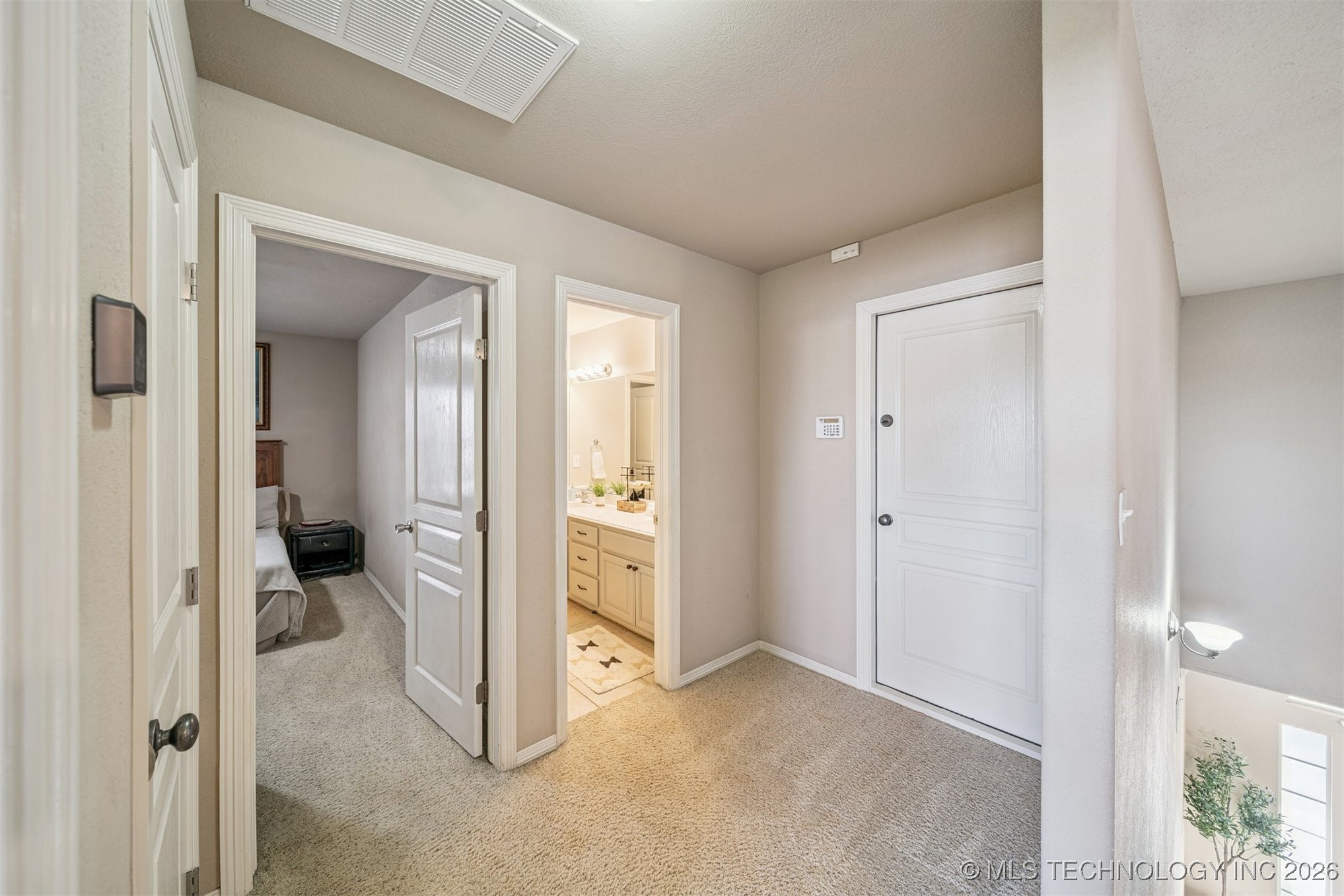 709 W 40th Street S Property Photo 36