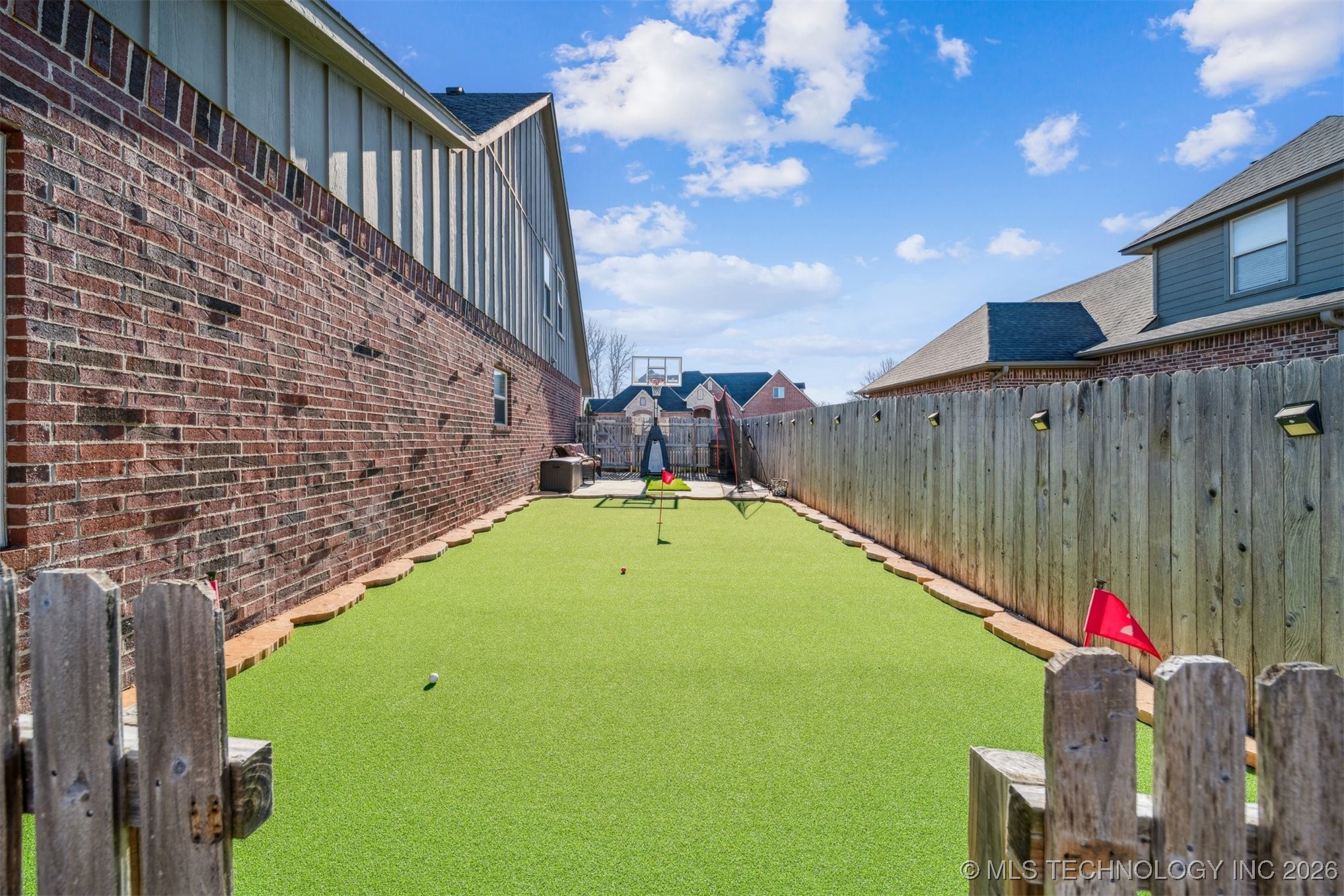 709 W 40th Street S Property Photo 46