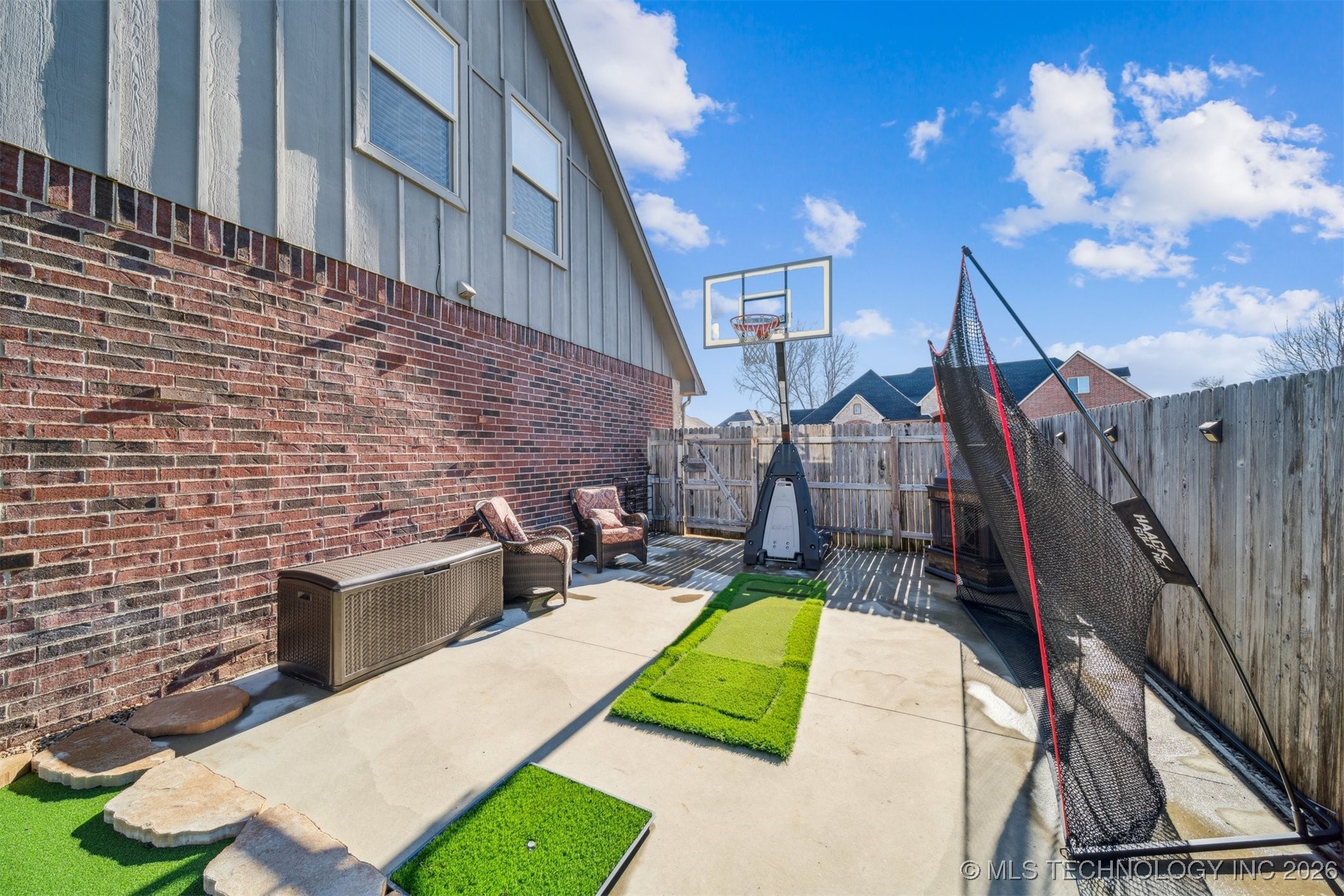 709 W 40th Street S Property Photo 47