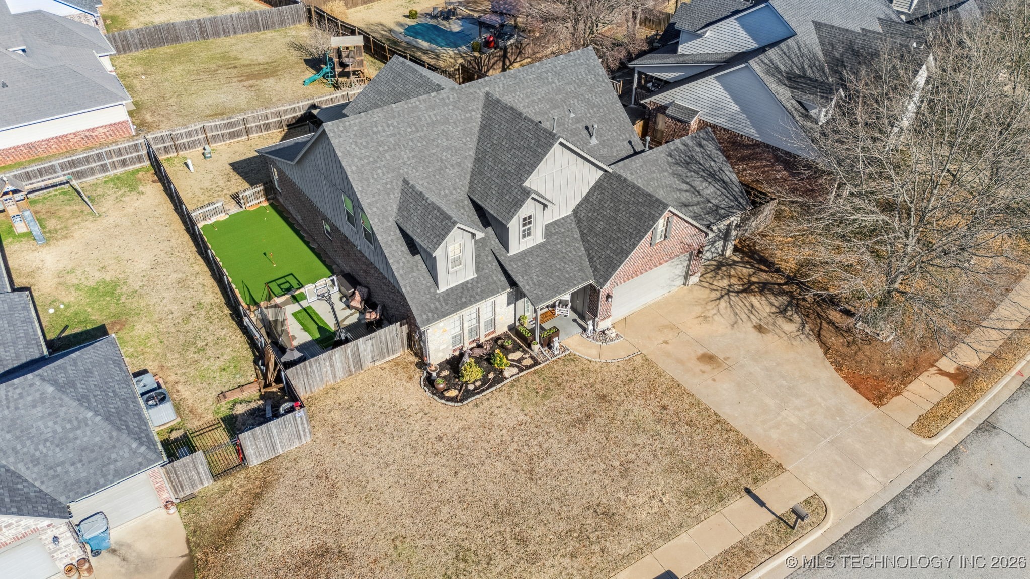 709 W 40th Street S Property Photo 51