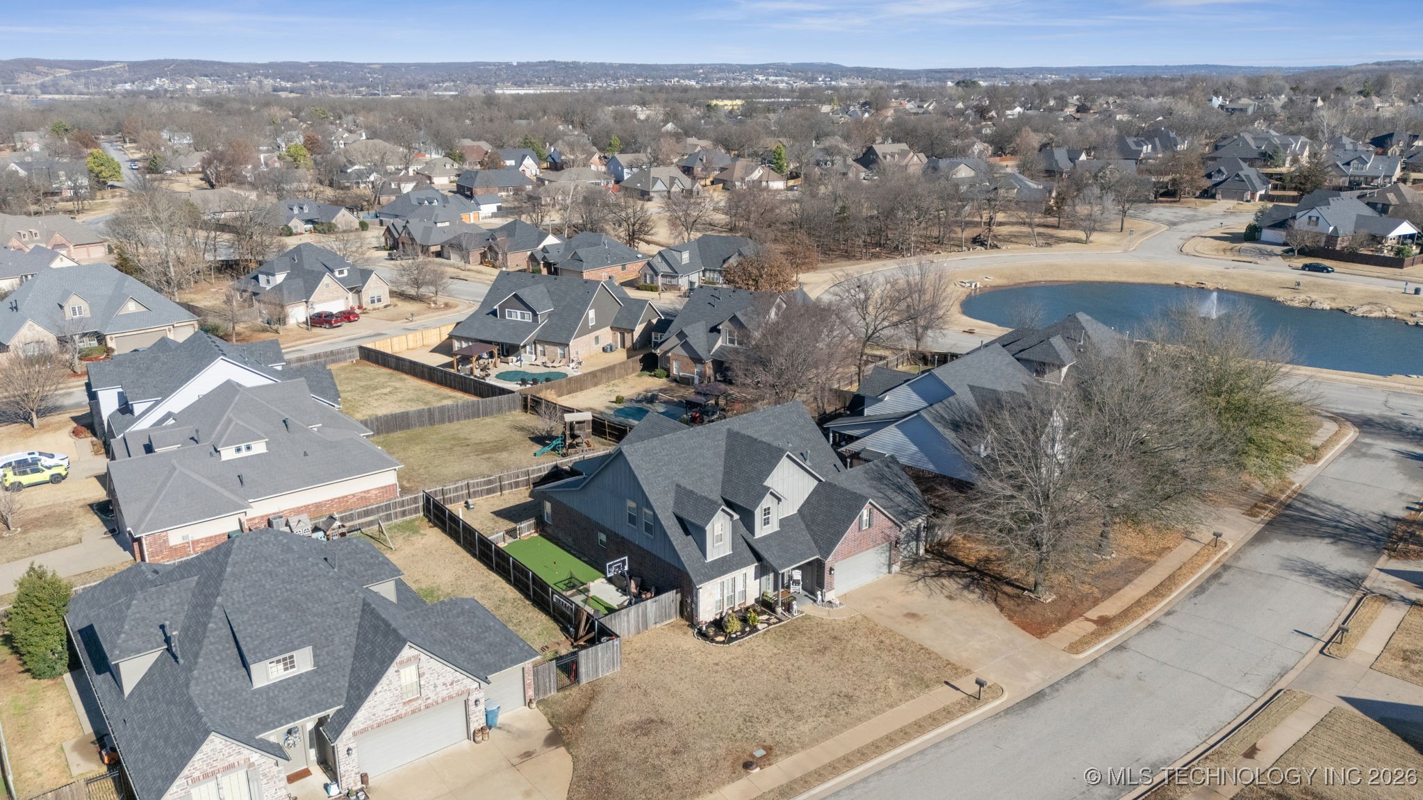 709 W 40th Street S Property Photo 52