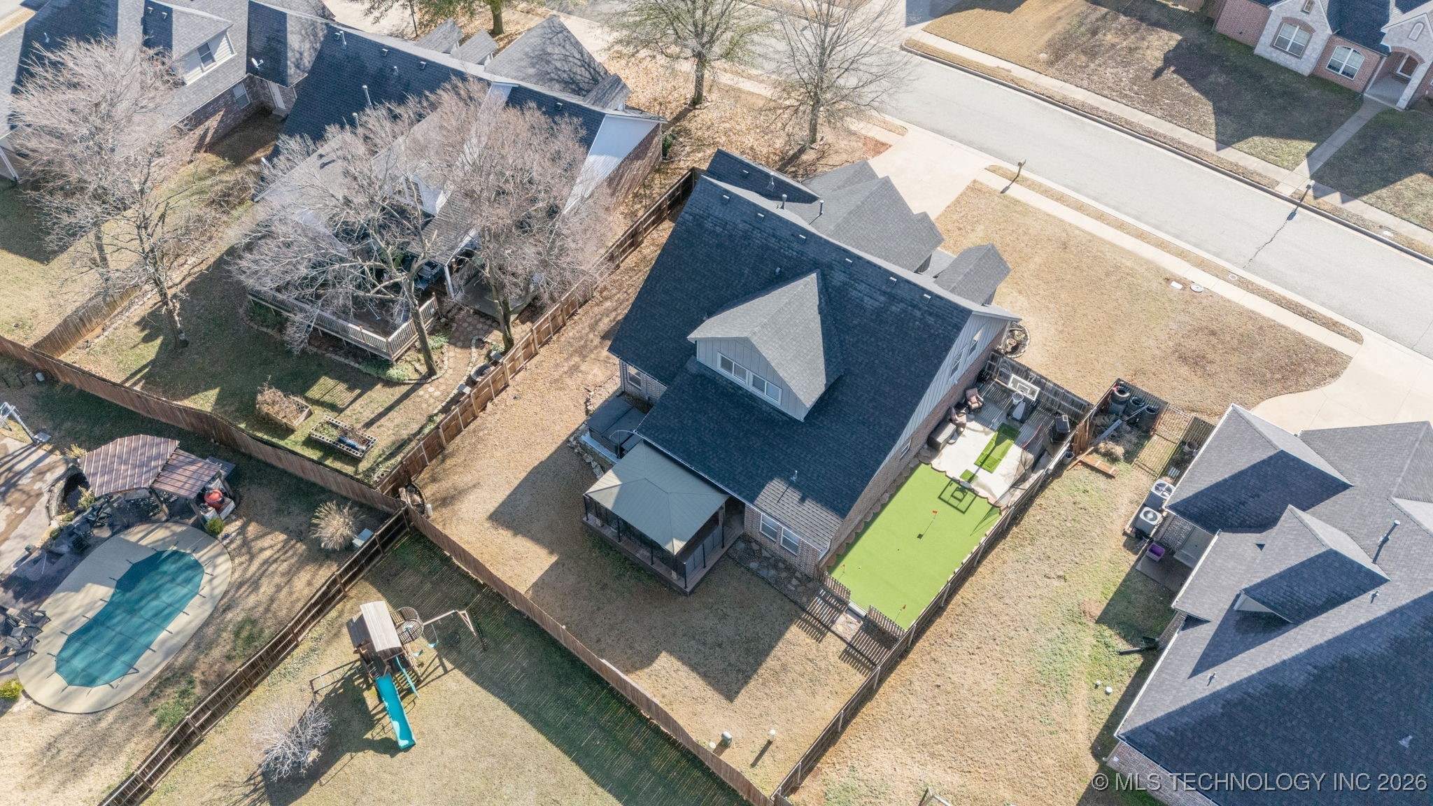 709 W 40th Street S Property Photo 55