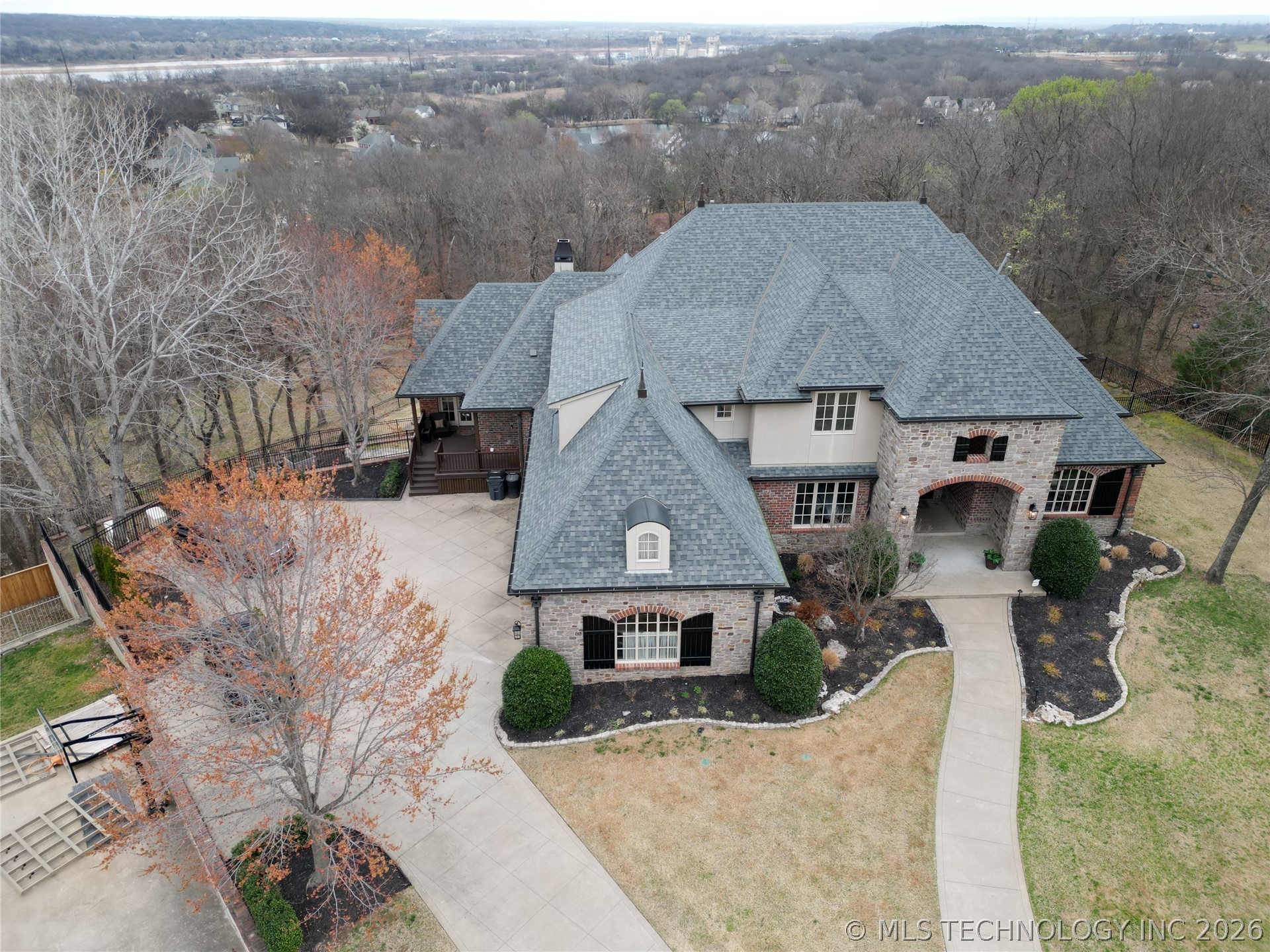 12225 S 14th Court Property Photo 4