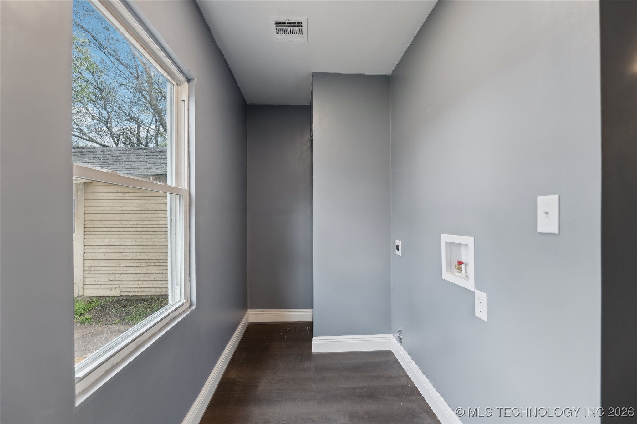 825 S L Street Property Photo 13