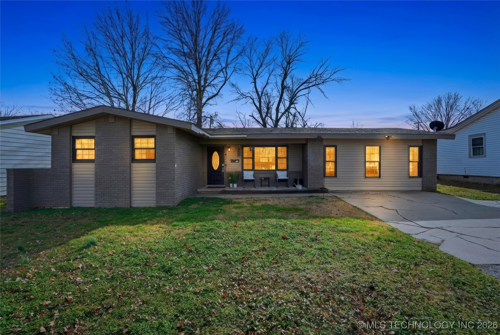 322 E Maple Street Property Photo 1