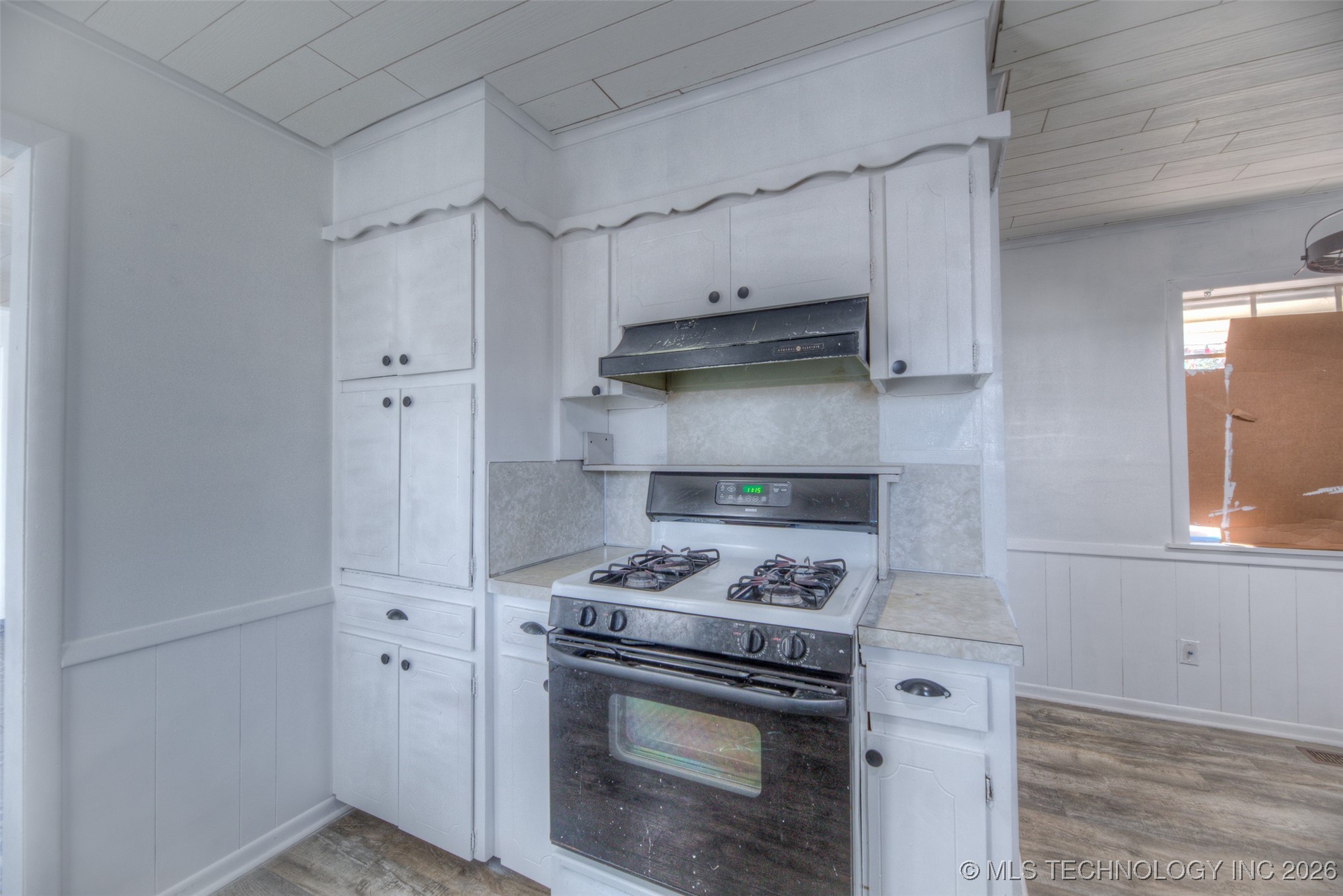 14205 E 11th Street Property Photo 14