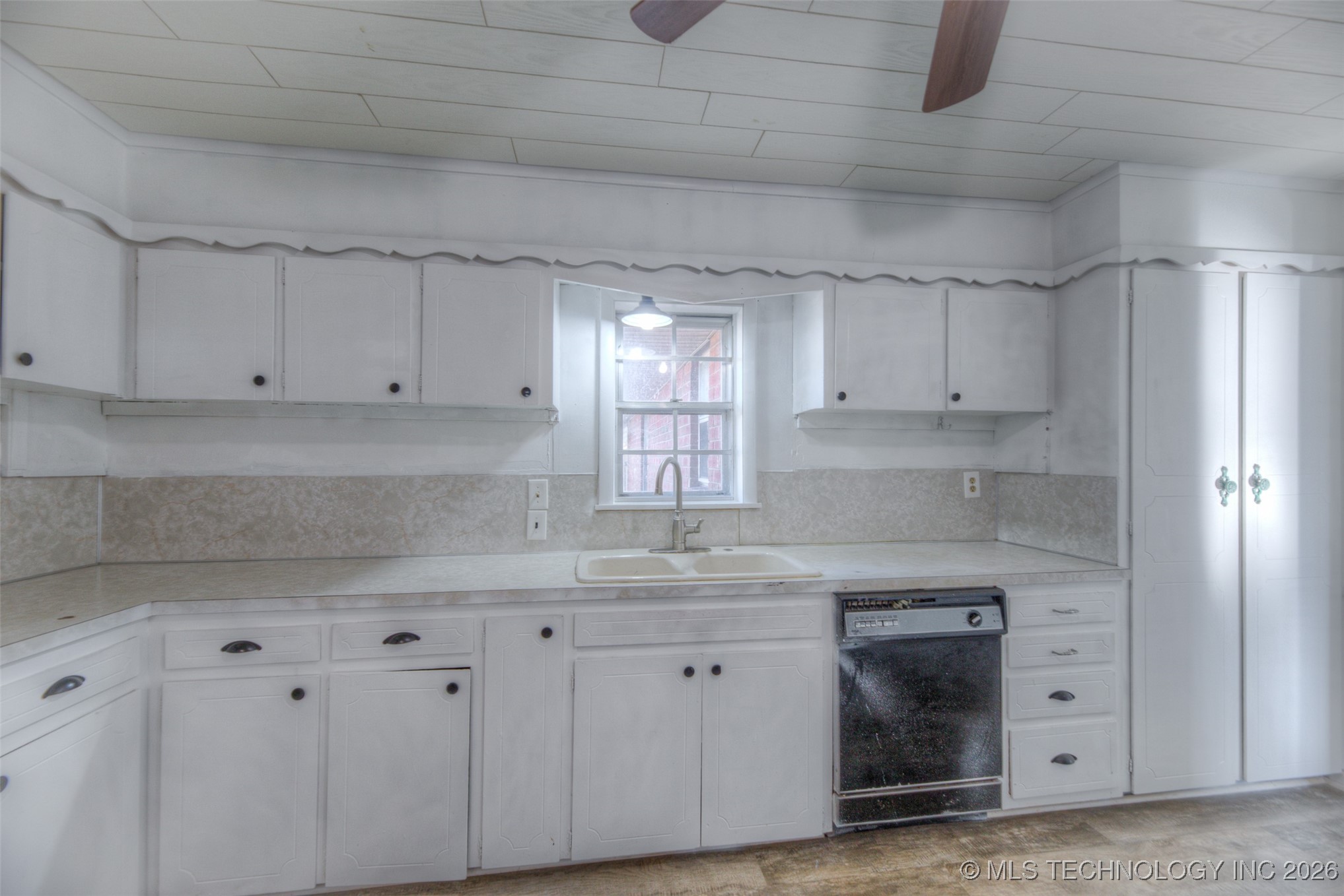 14205 E 11th Street Property Photo 15