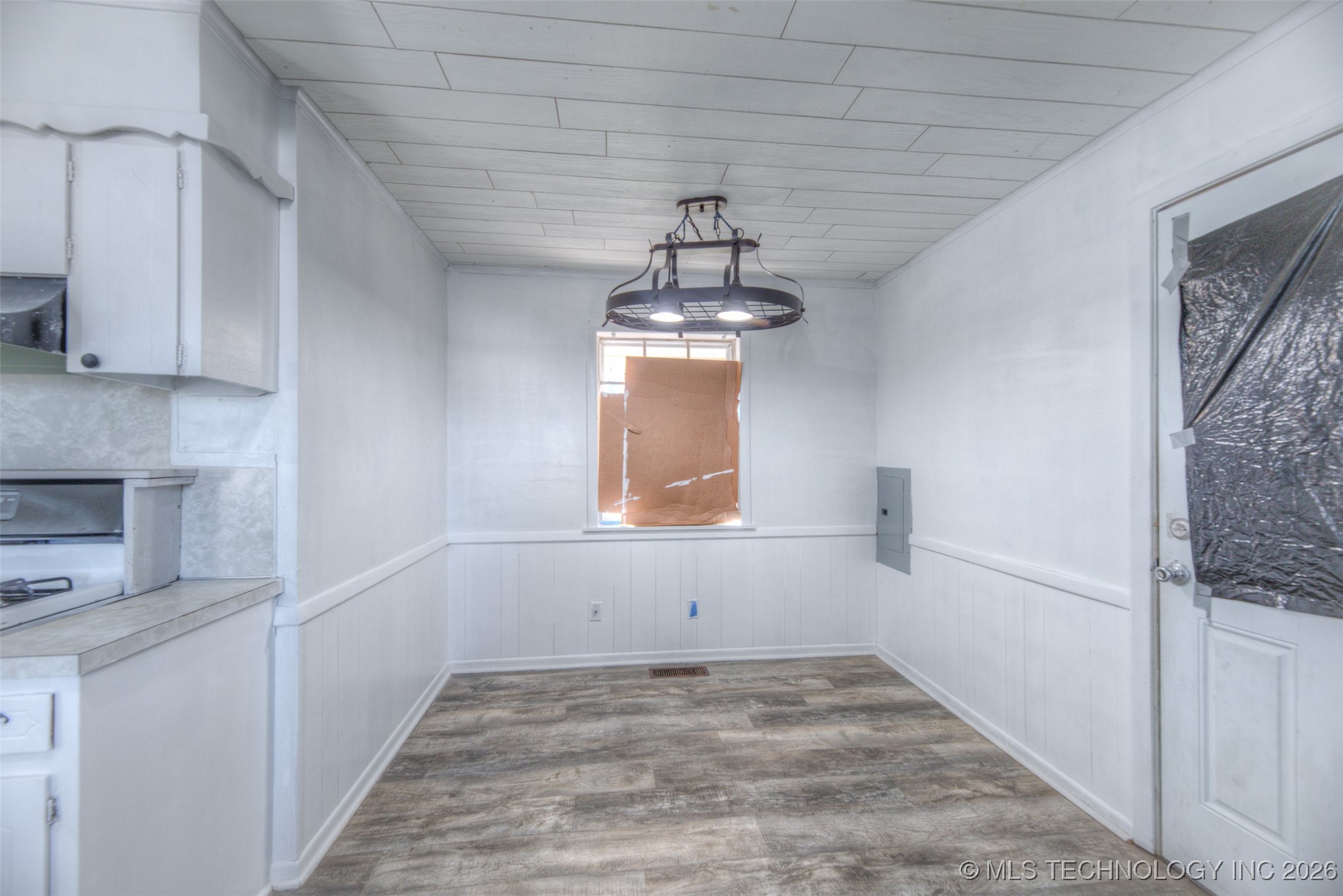 14205 E 11th Street Property Photo 16