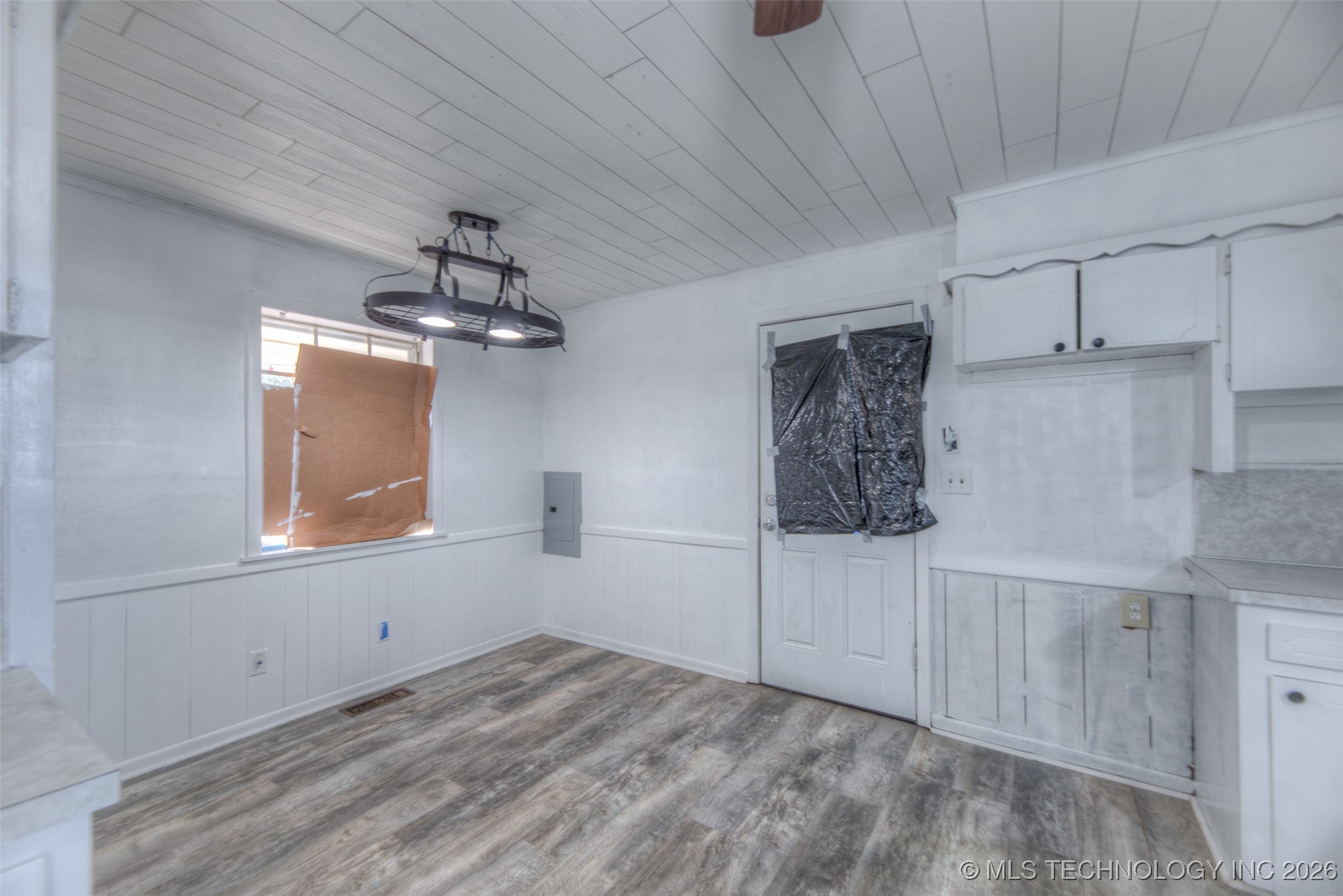 14205 E 11th Street Property Photo 17