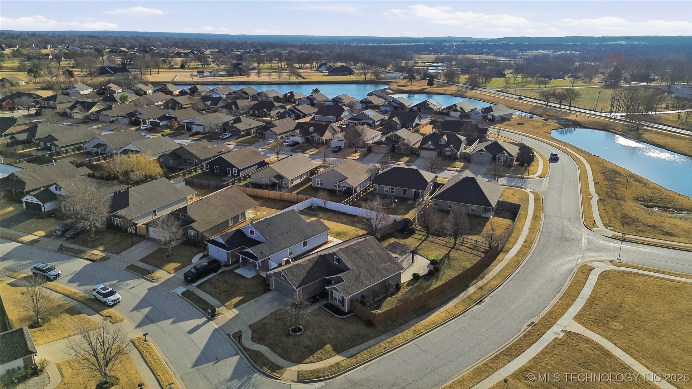 10701 N 152nd Avenue Property Photo 3