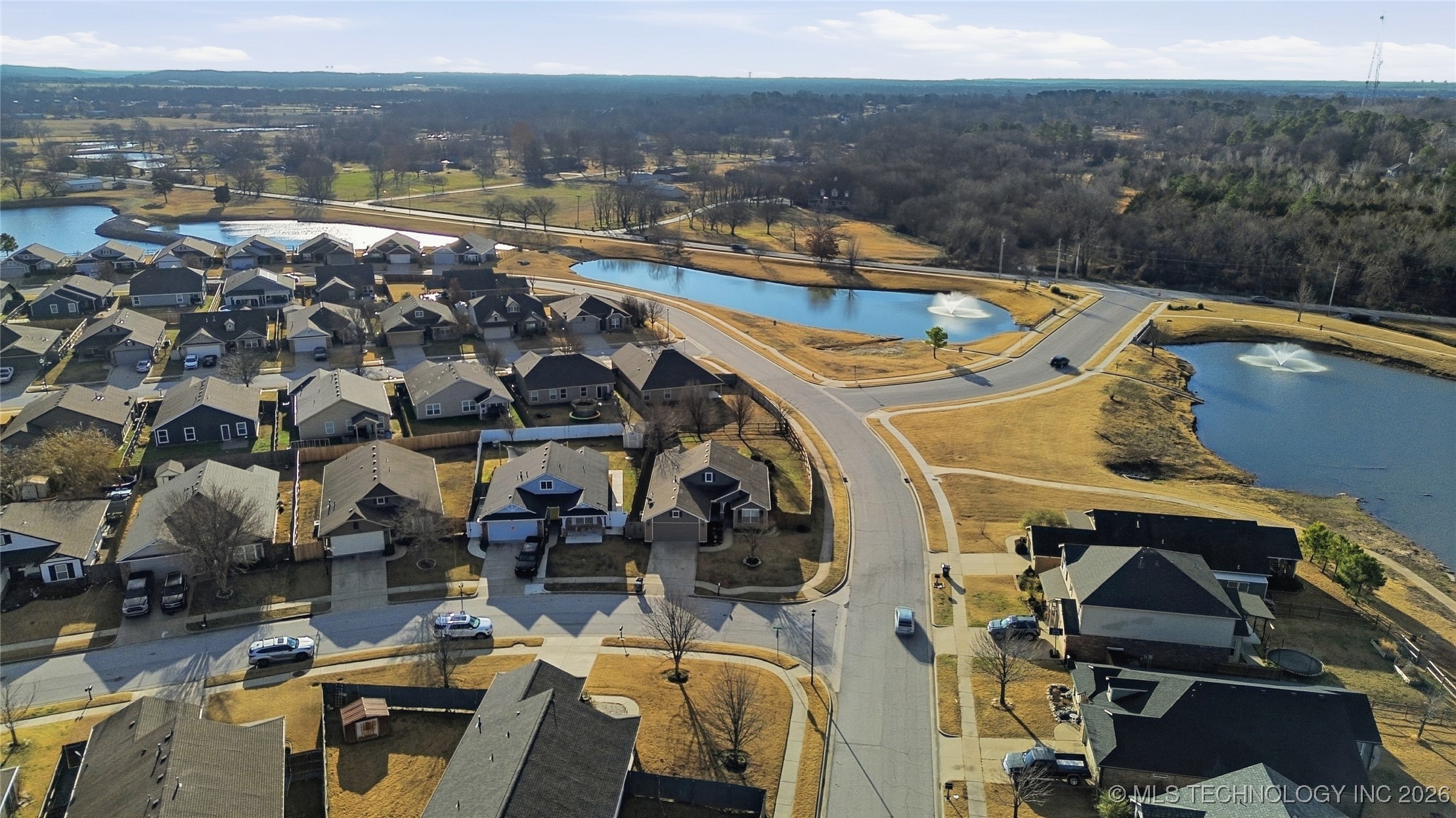 10701 N 152nd Avenue Property Photo 4