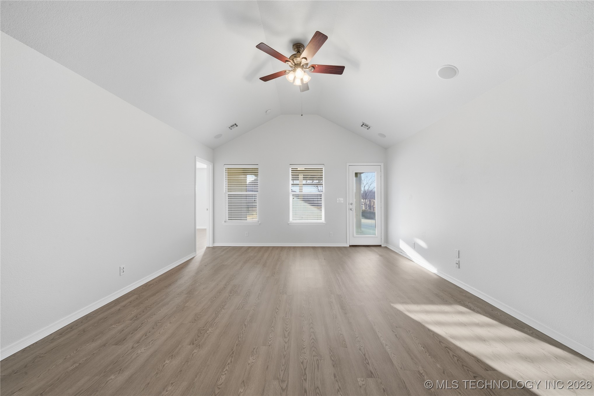 10701 N 152nd Avenue Property Photo 8