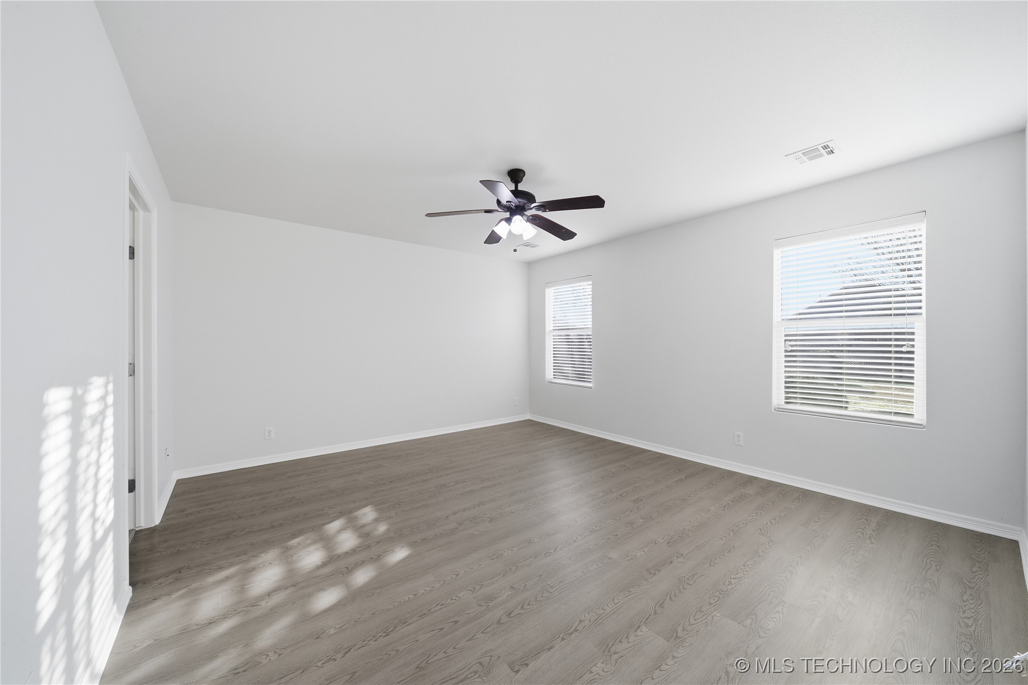 10701 N 152nd Avenue Property Photo 17