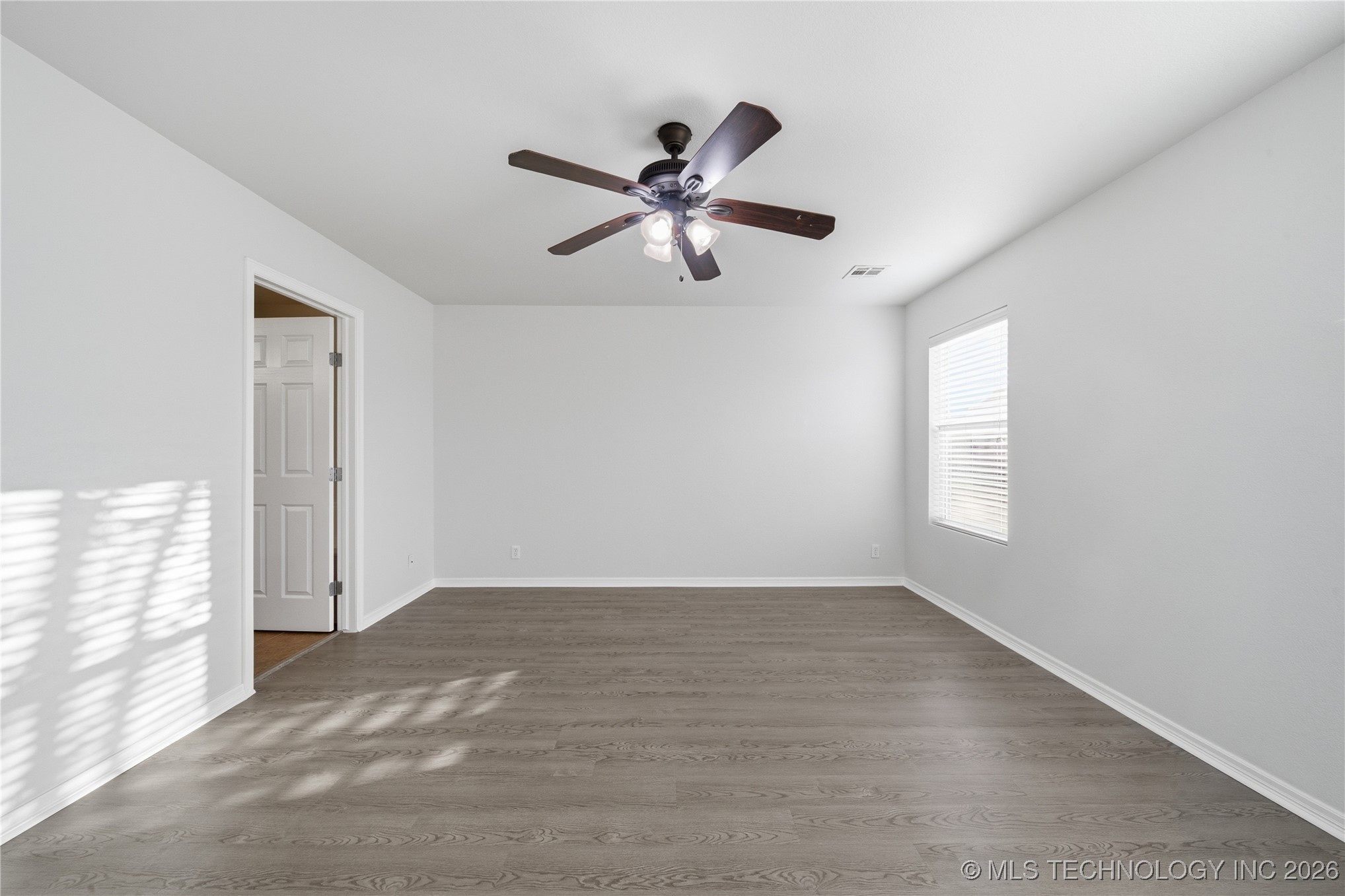 10701 N 152nd Avenue Property Photo 18