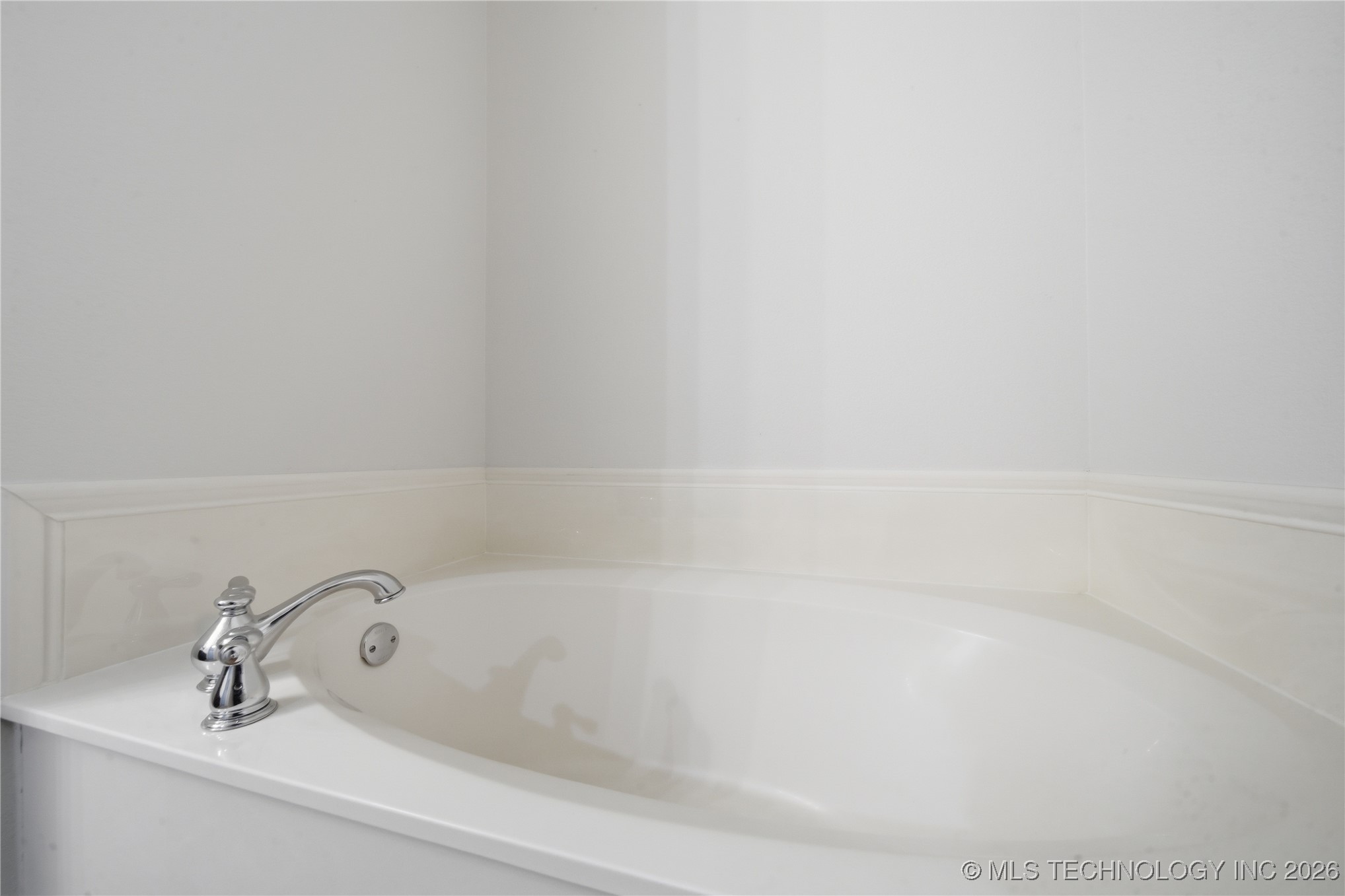 10701 N 152nd Avenue Property Photo 21