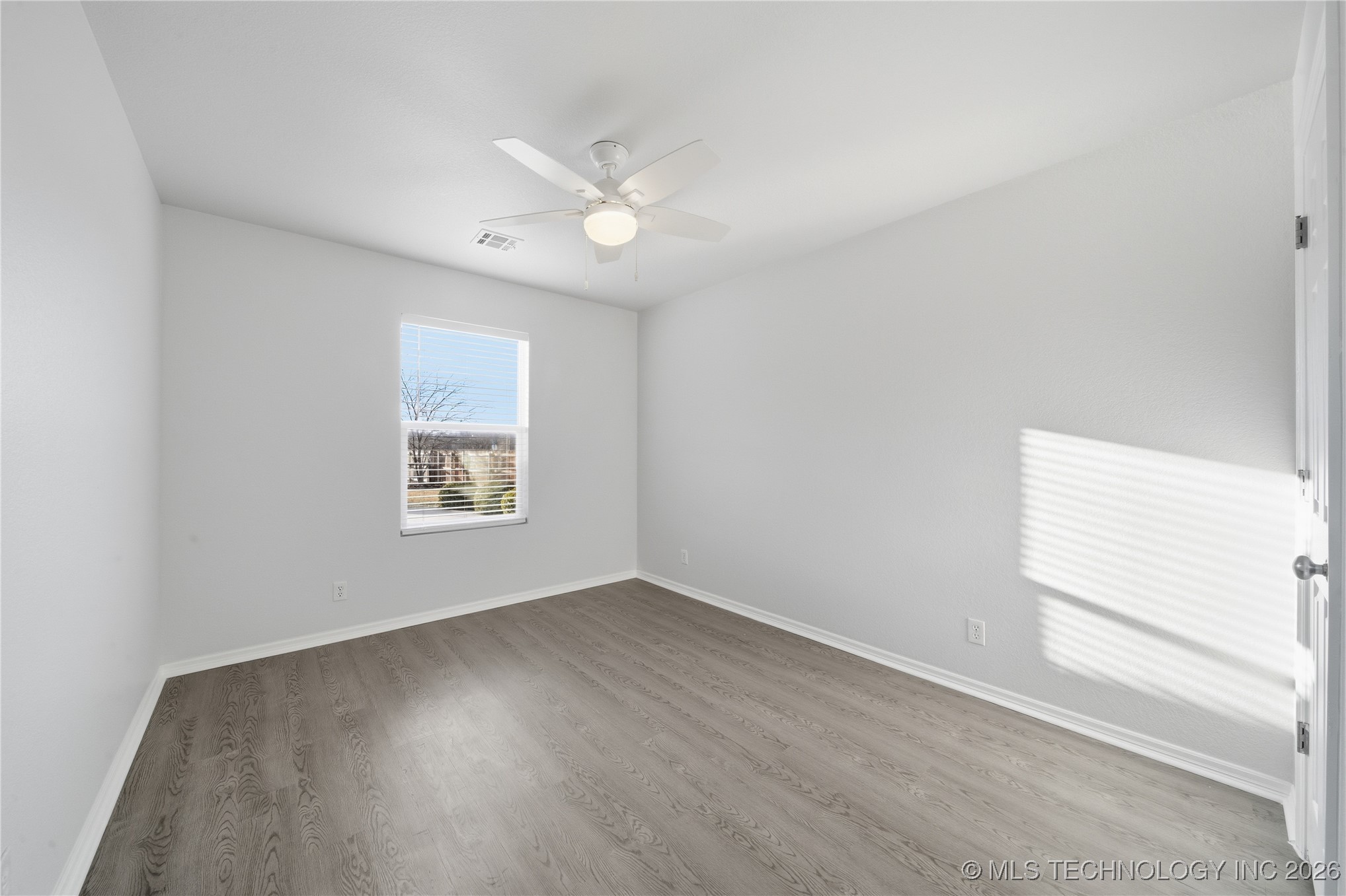 10701 N 152nd Avenue Property Photo 23