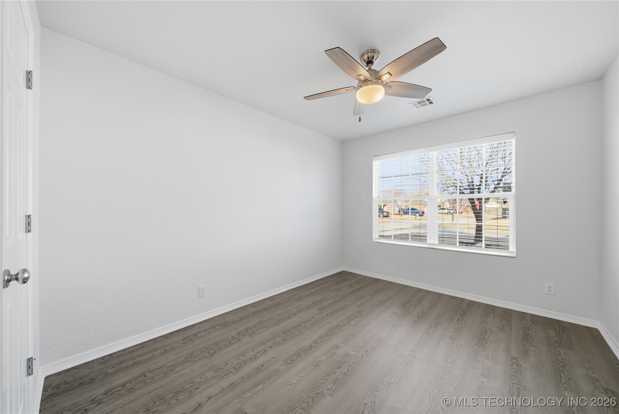 10701 N 152nd Avenue Property Photo 26