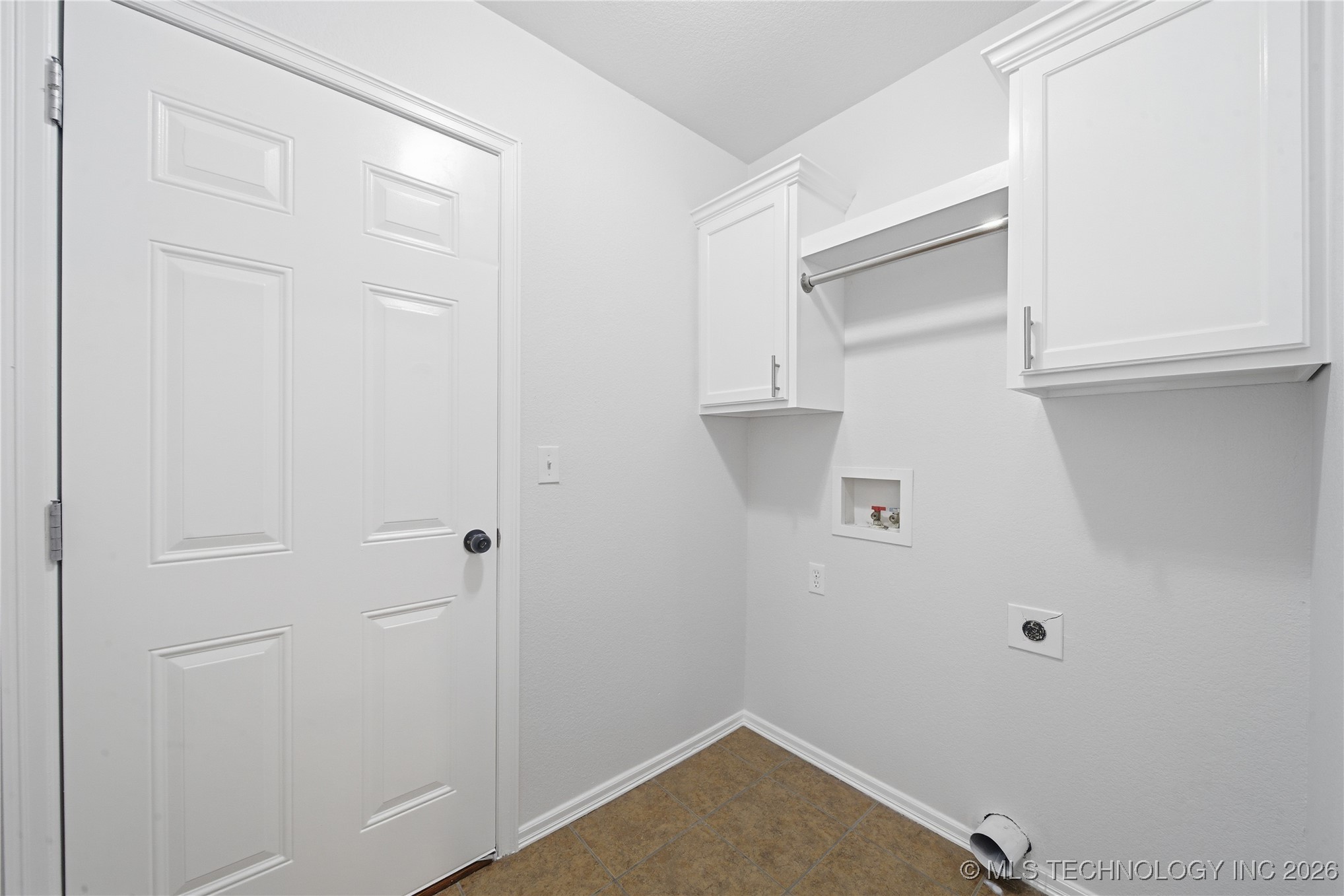 10701 N 152nd Avenue Property Photo 28