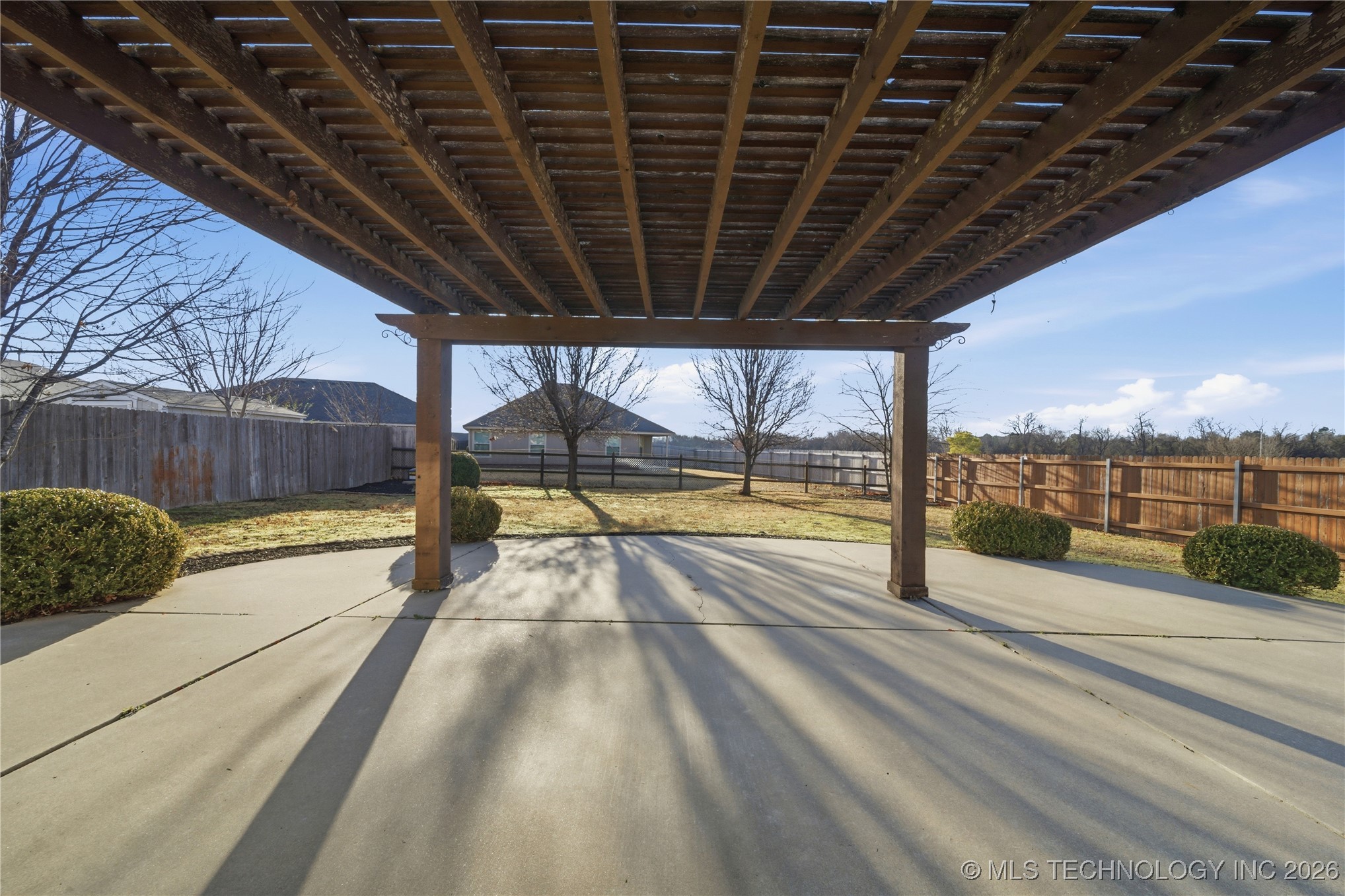 10701 N 152nd Avenue Property Photo 31