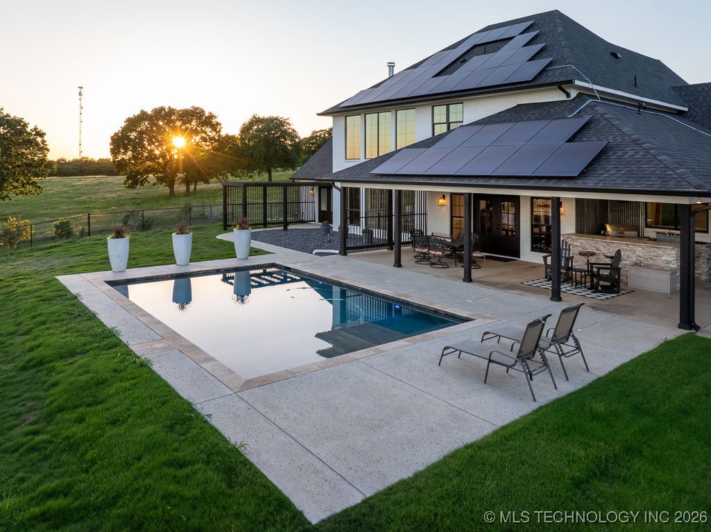 589 Three Mile Road Property Photo 6