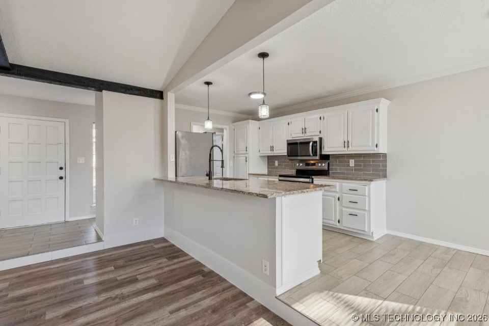 13812 E 24th Place Property Photo 8