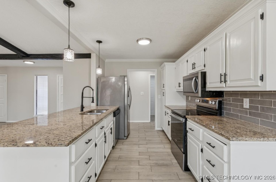 13812 E 24th Place Property Photo 9