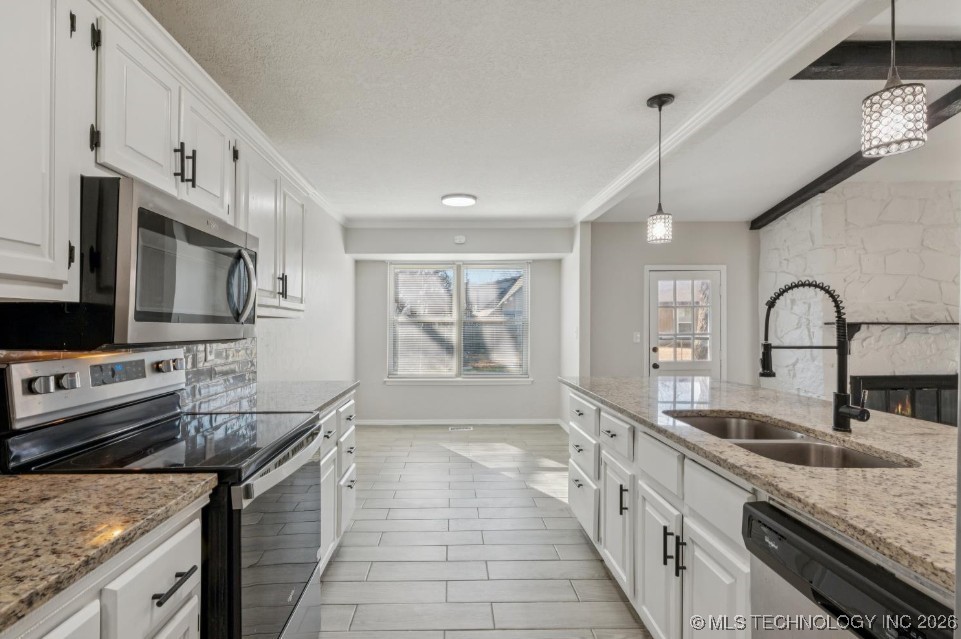 13812 E 24th Place Property Photo 11