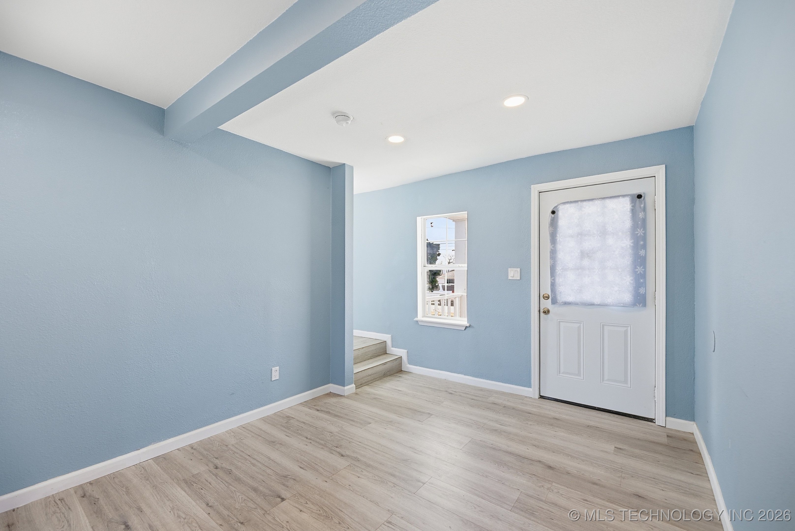 1001 S Chestnut Street Property Photo 2