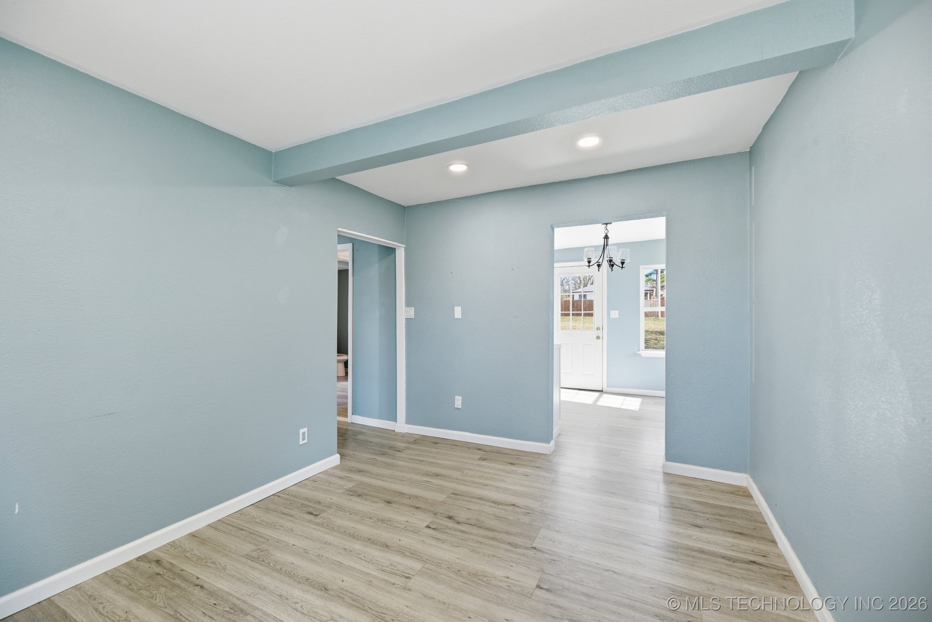 1001 S Chestnut Street Property Photo 4