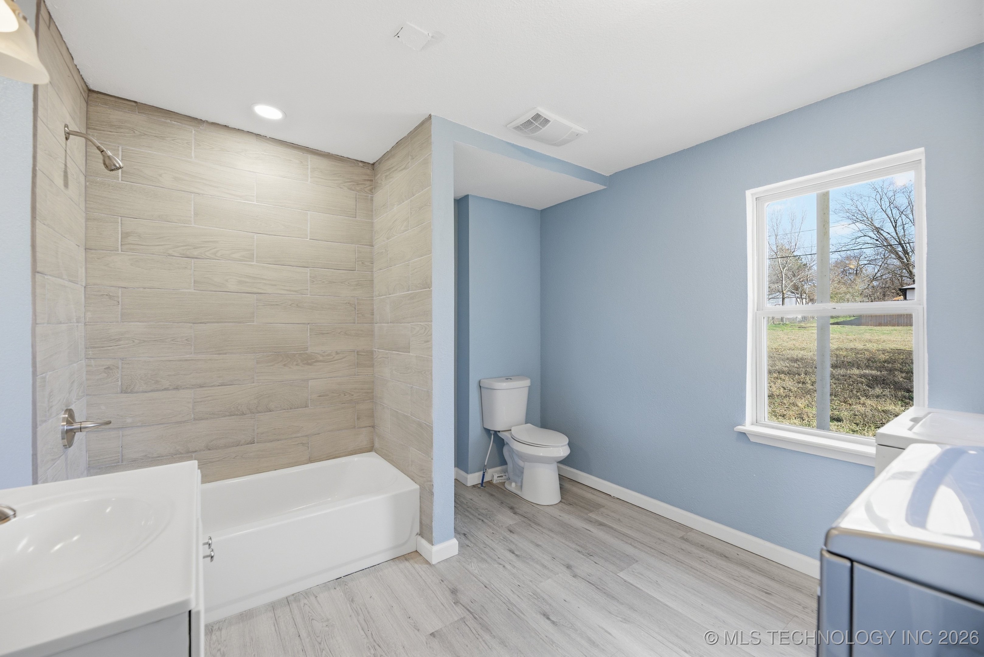 1001 S Chestnut Street Property Photo 8