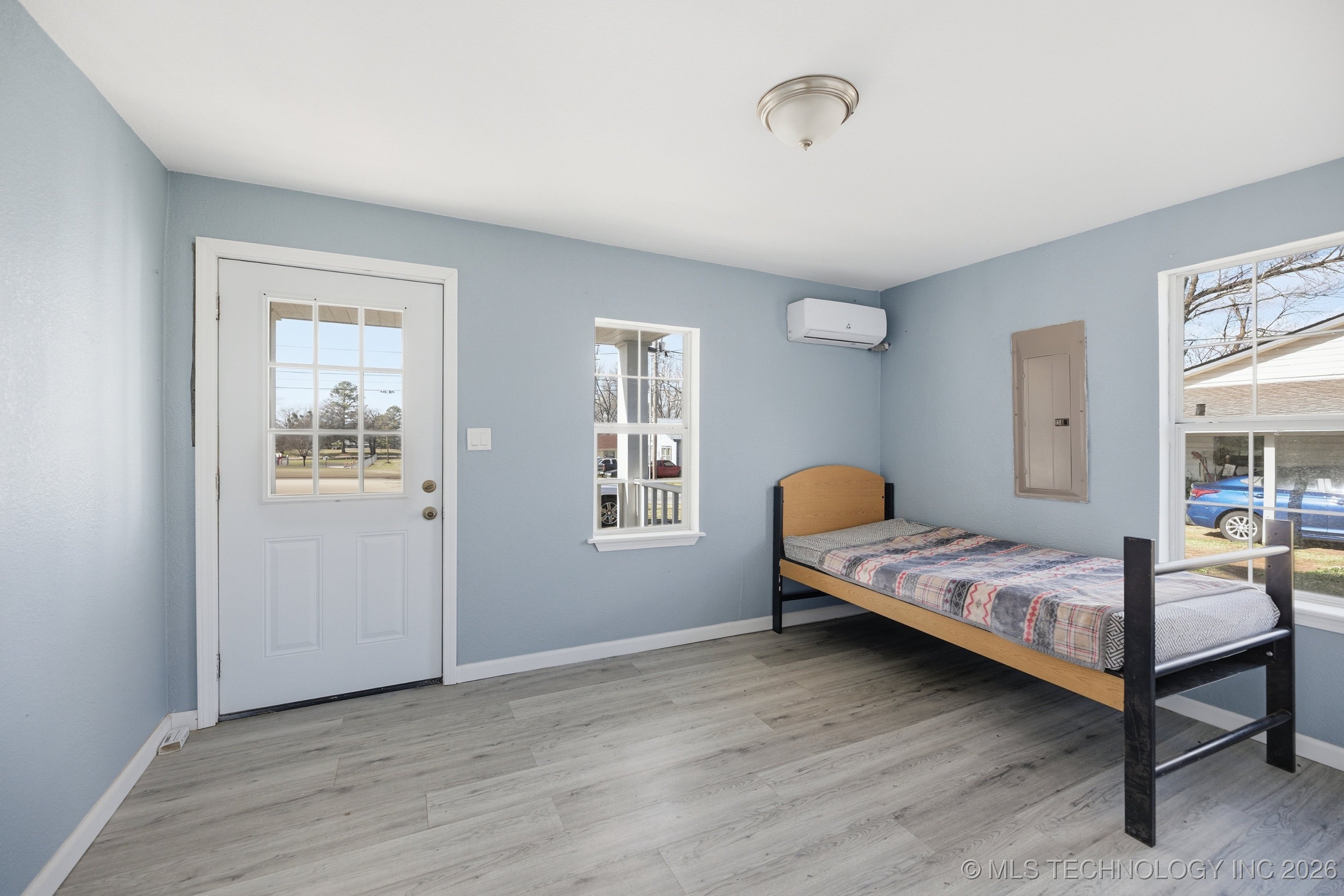 1001 S Chestnut Street Property Photo 11