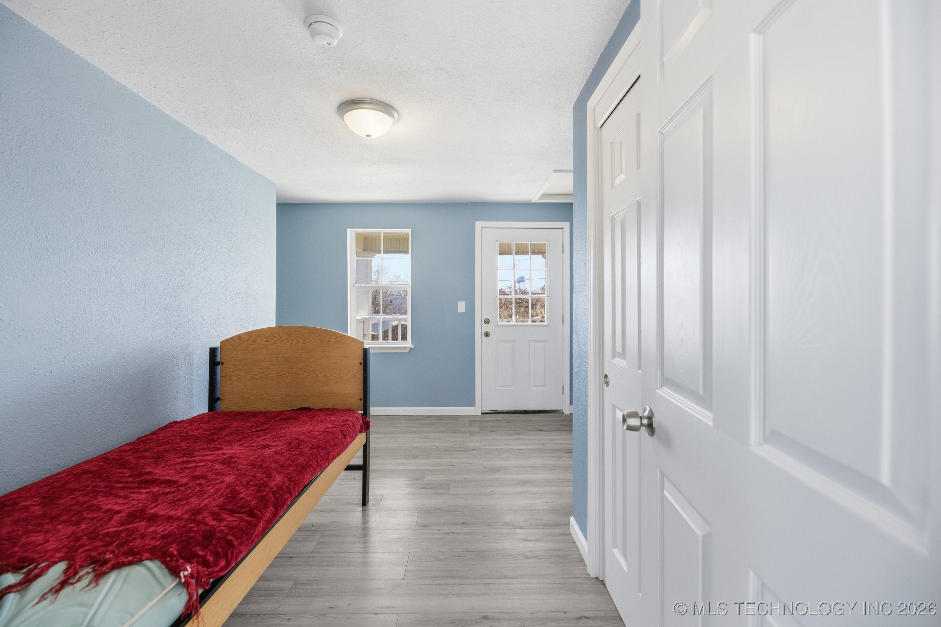 1001 S Chestnut Street Property Photo 15