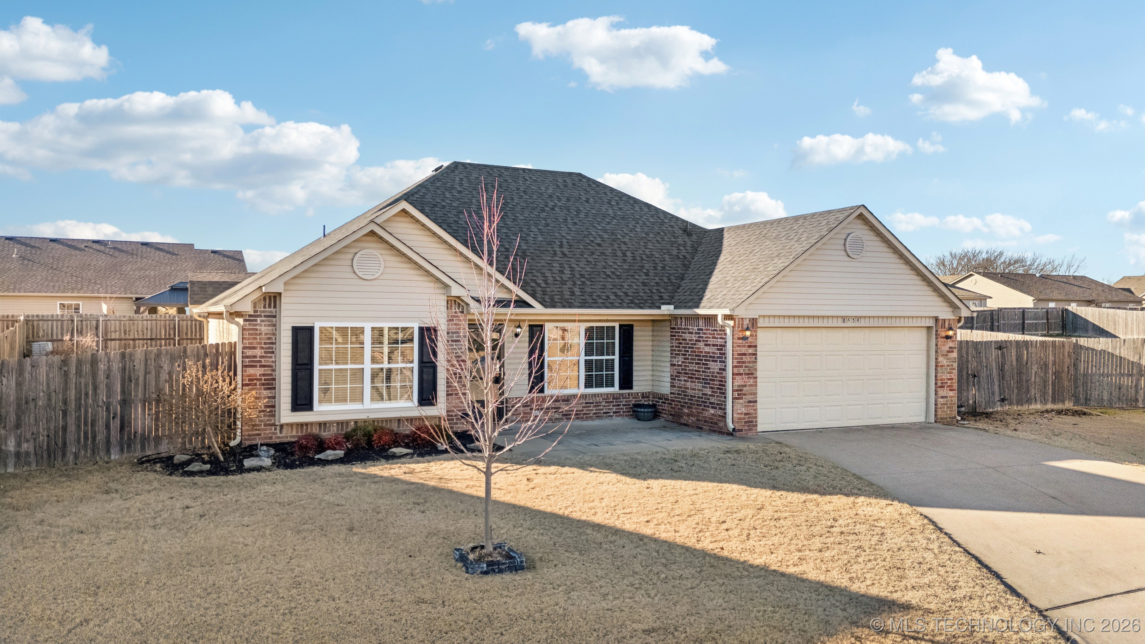 8654 S 262nd East Avenue Property Photo 3