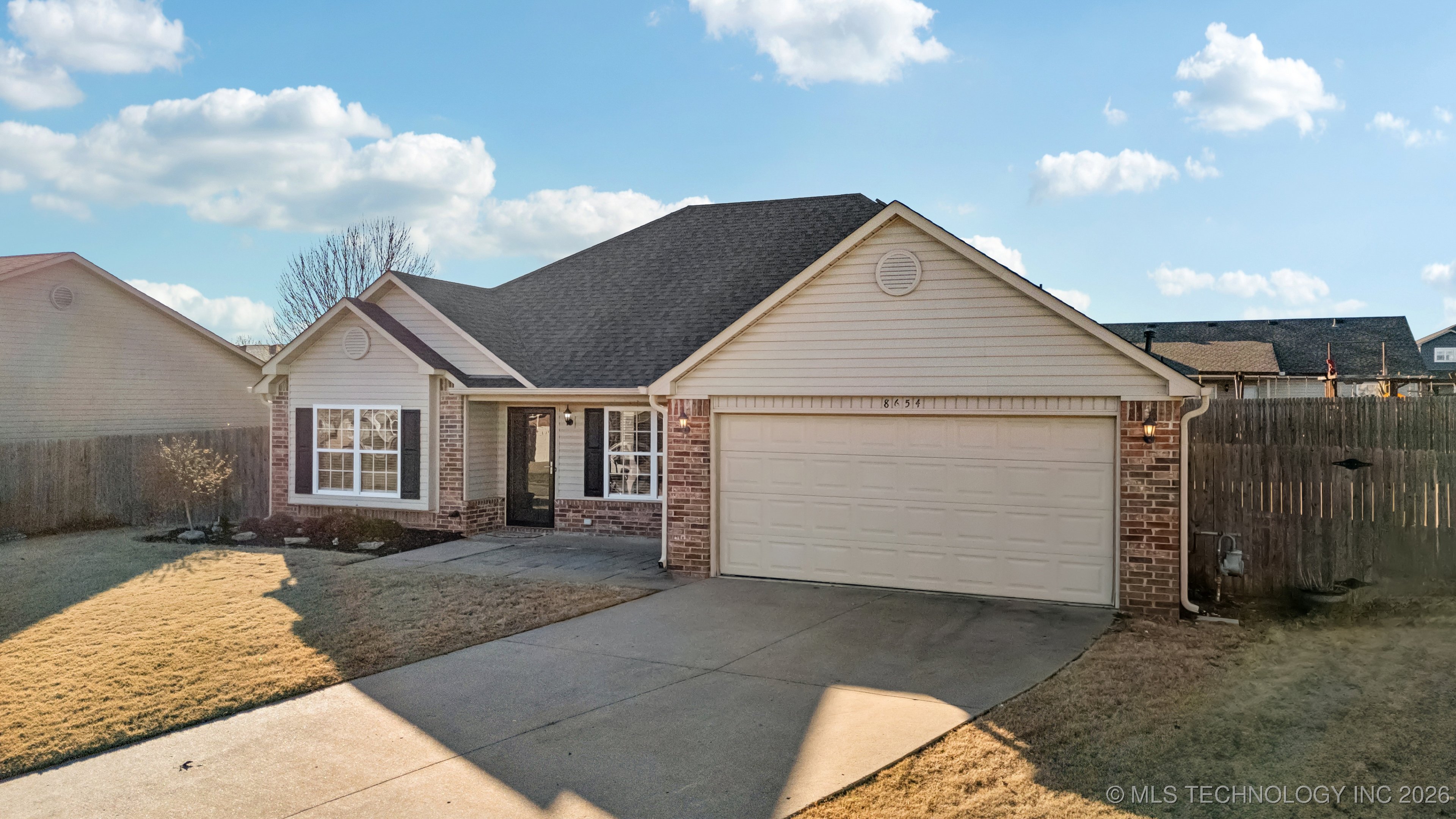 8654 S 262nd East Avenue Property Photo 4