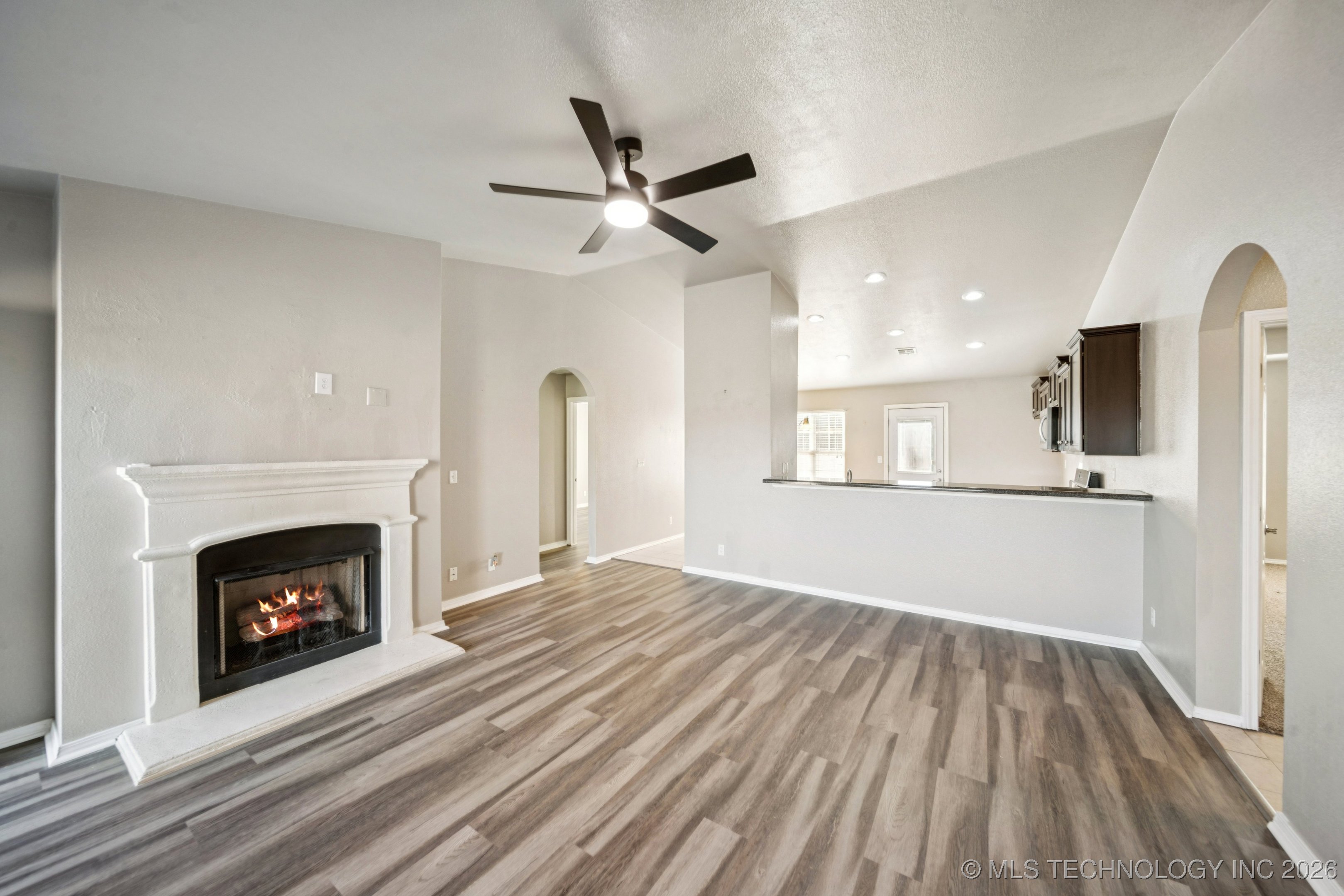 8654 S 262nd East Avenue Property Photo 5