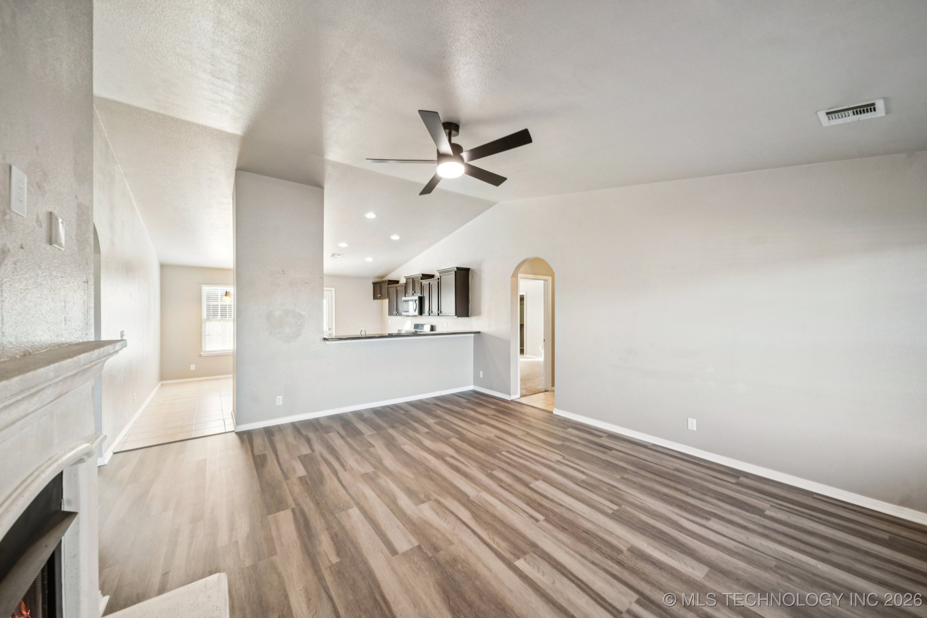 8654 S 262nd East Avenue Property Photo 6